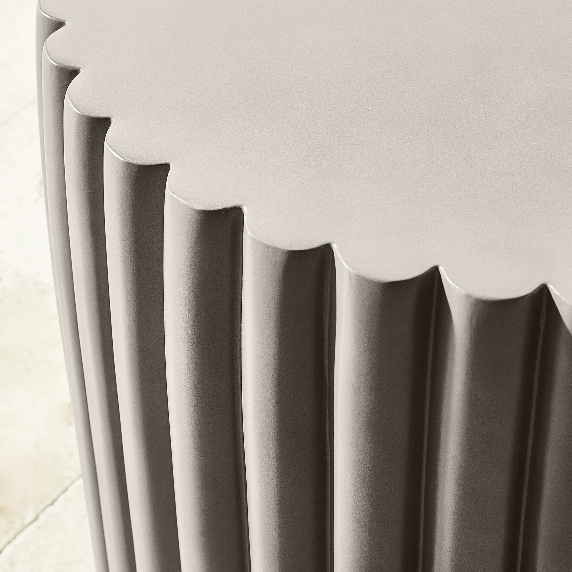 Tropea Fluted Accent Table (18