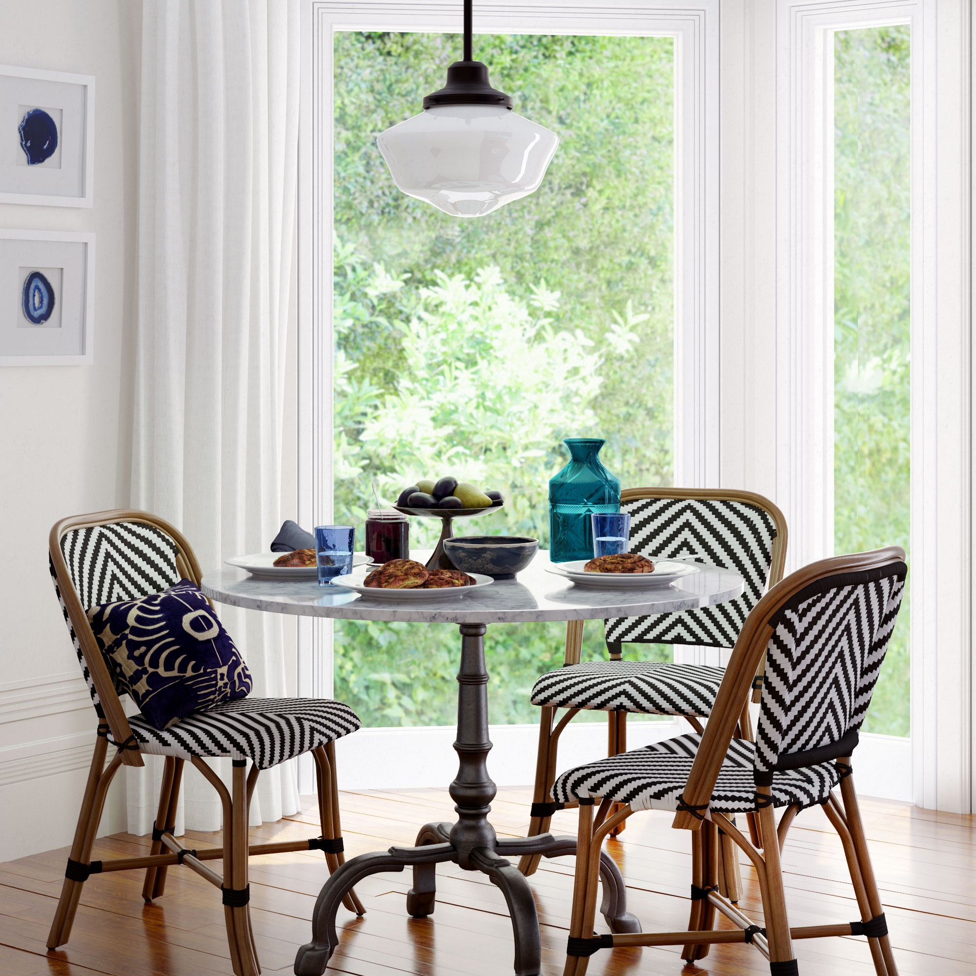 La Coupole Round Iron Bistro Table (42