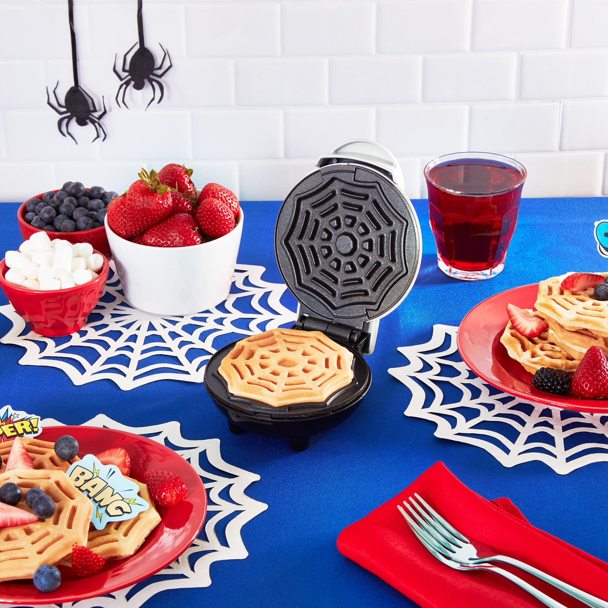 Dash Spider Web Mini Waffle Maker