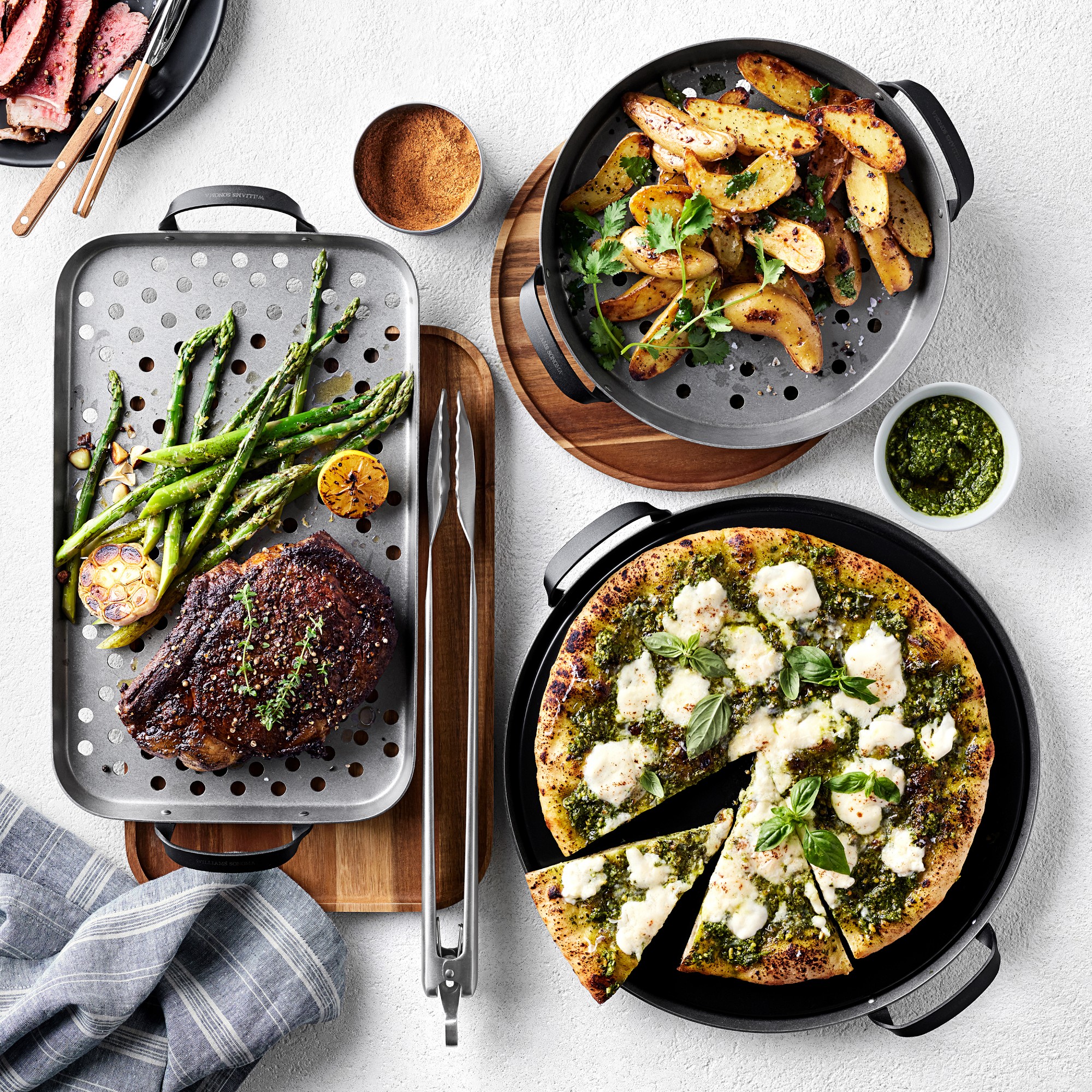 Williams Sonoma Stainless-Steel Outdoor Pizza Pan & Stone