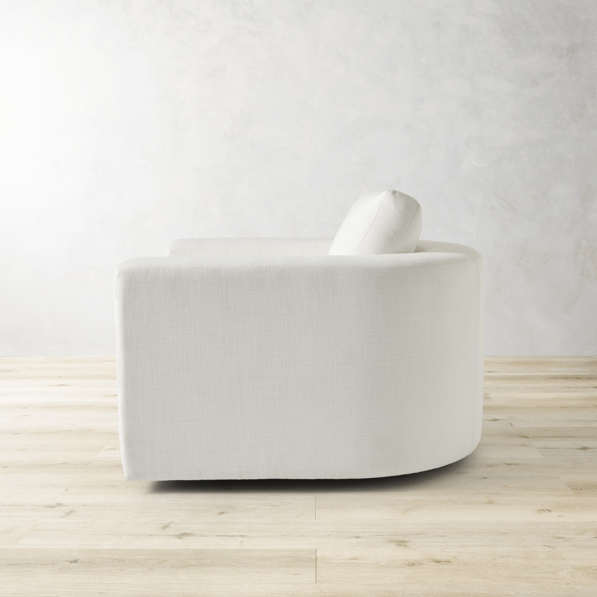 Carlton Curve Swivel Chair