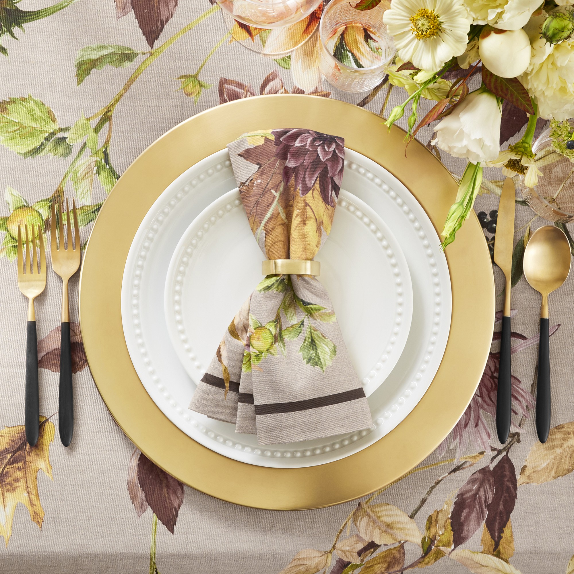 Pillivuyt Beaded Coupe Dinner Plates