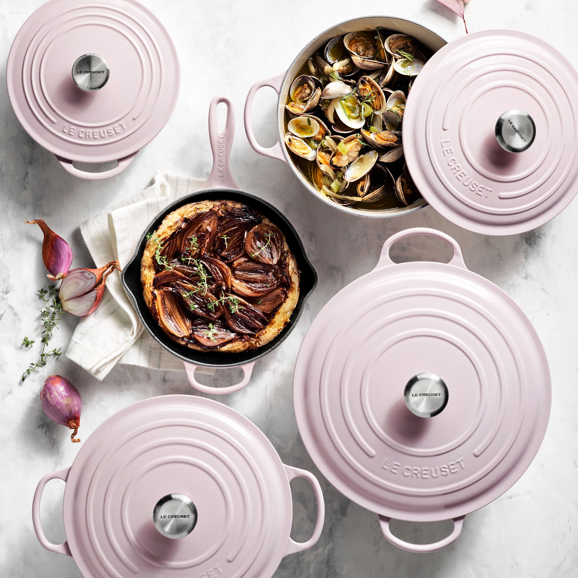 Le Creuset Signature Enameled Cast Iron Round Dutch Oven