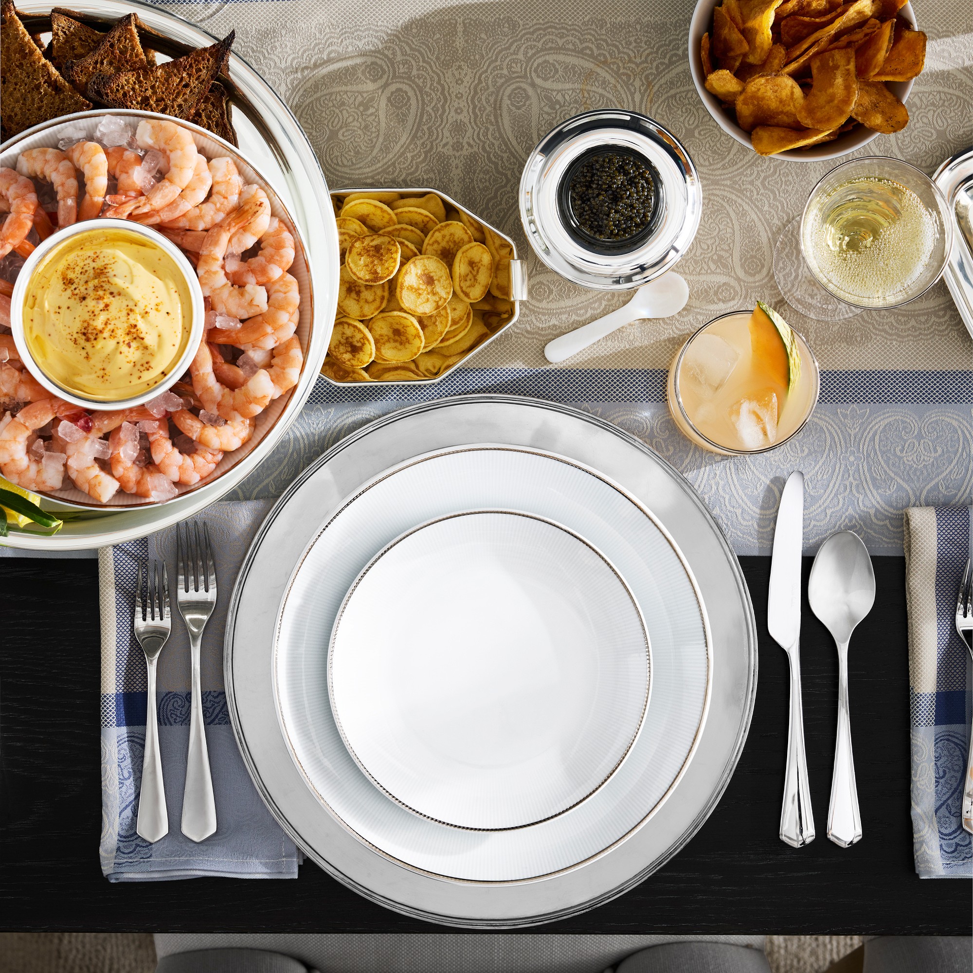 Jacquard Madrid Table Runner