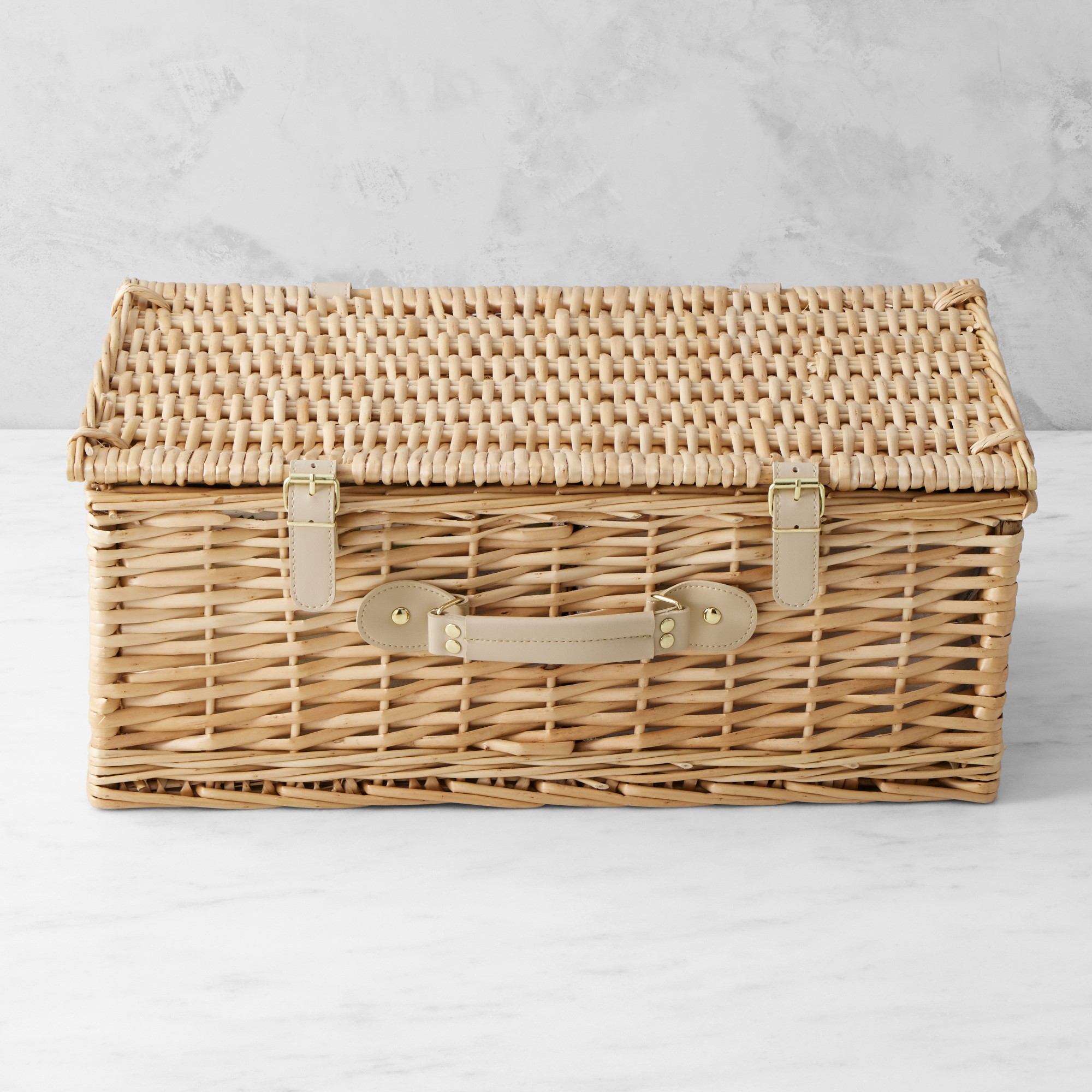 Famille Rose Picnic Basket