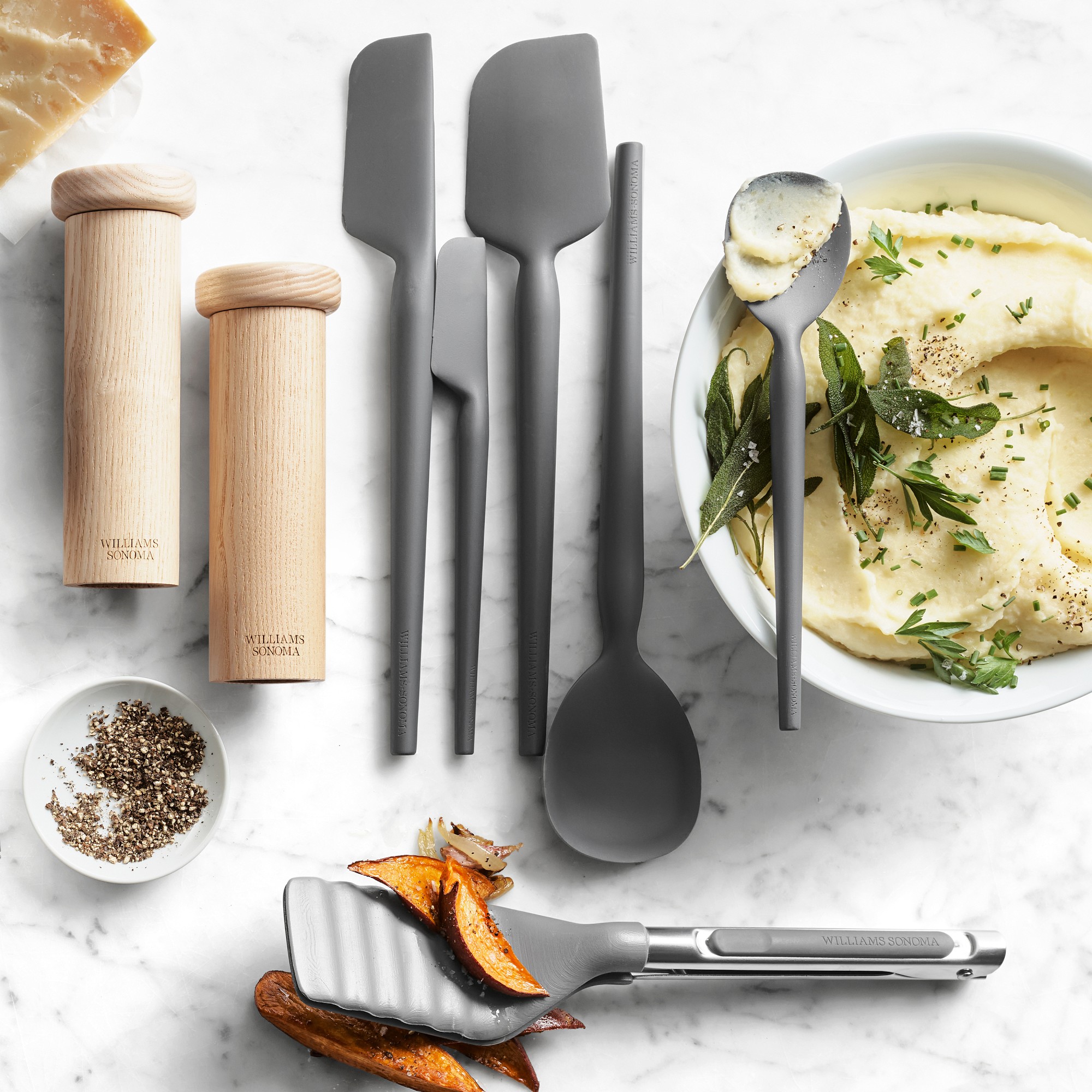 Williams Sonoma Ashwood Salt & Pepper Mills Set