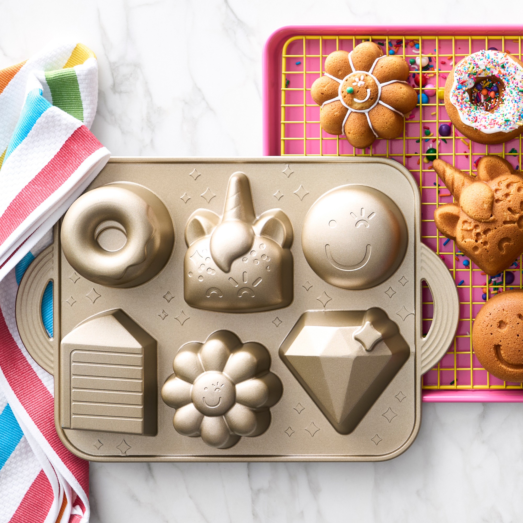 Flour Shop Cakelet Pan