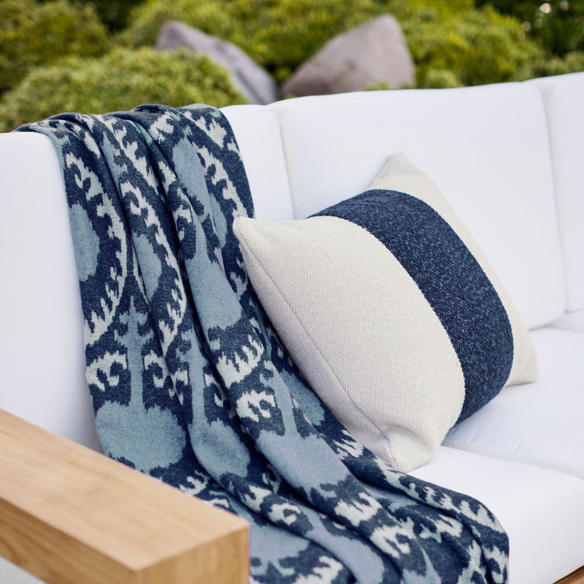 Center Stripe Outdoor Pillow Cover