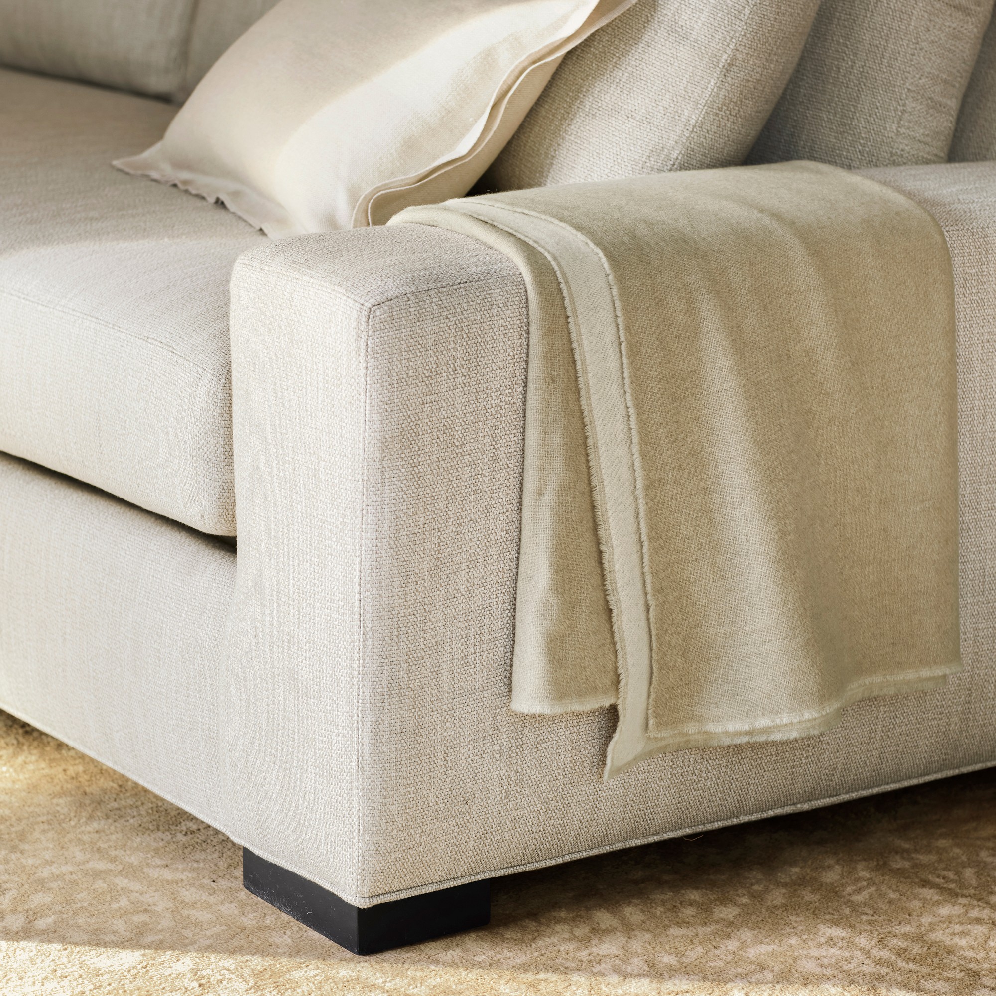 Robertson 2-Piece L-Shape Sectional with Chaise (132