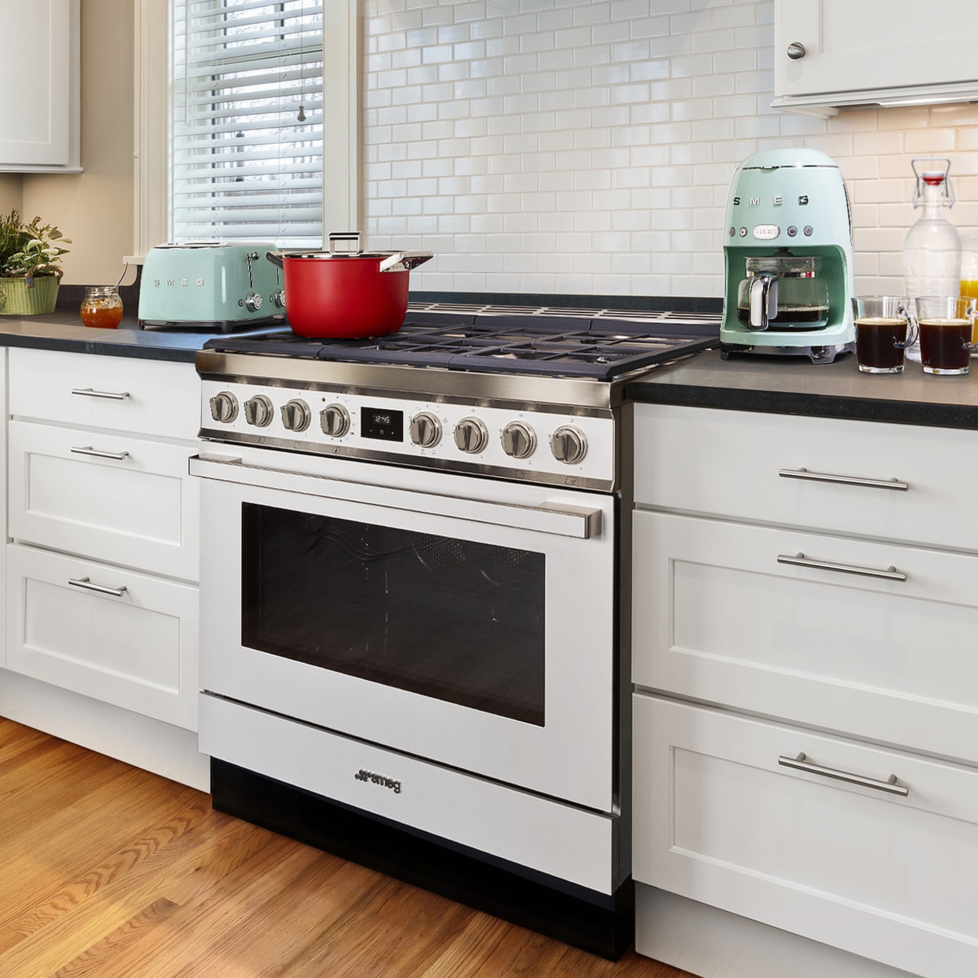 SMEG Portofino Dual-Fuel Range, 36