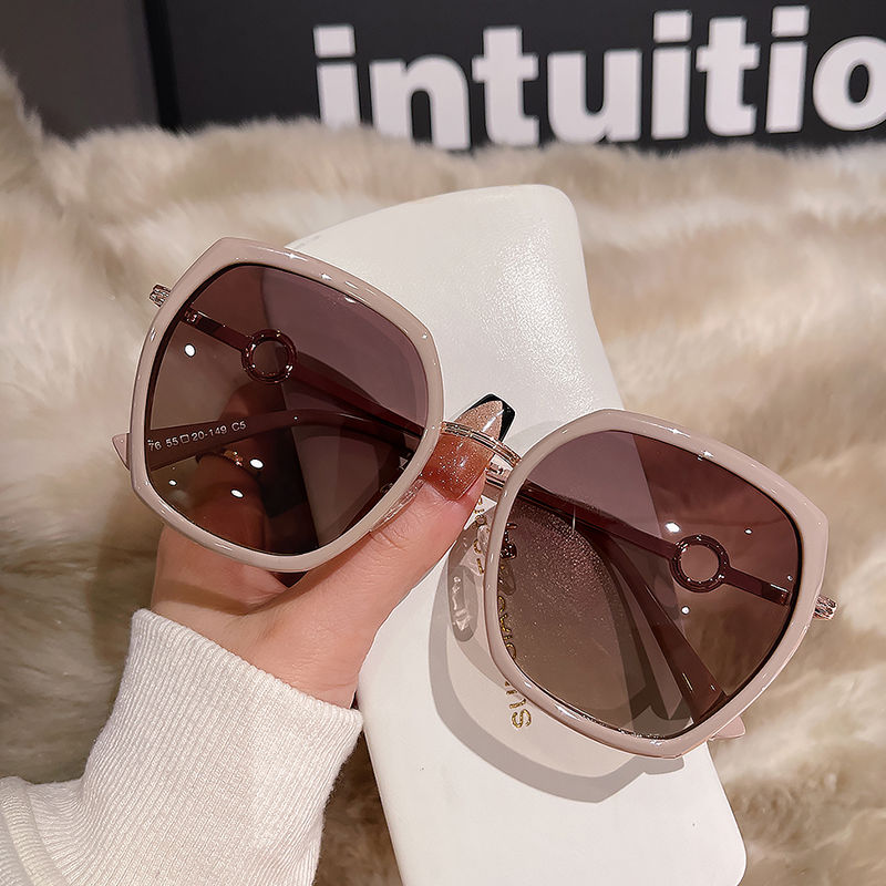 Sunglasses with the Box, S26 24 25 26