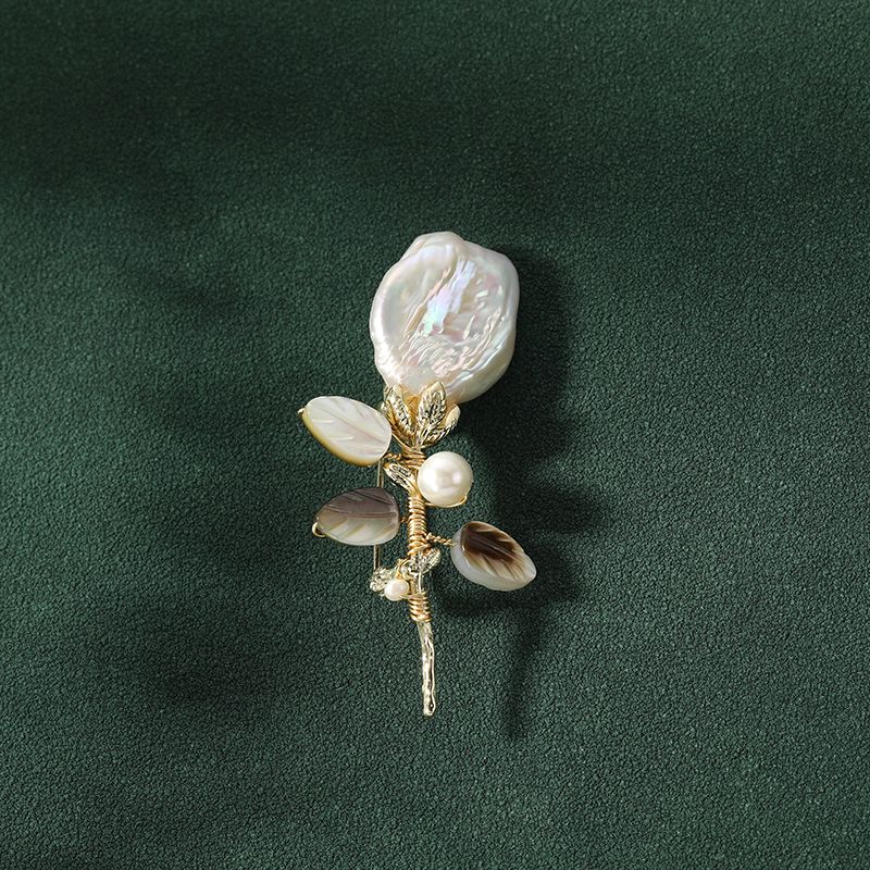 Brooch jewelry, no box, J15 22