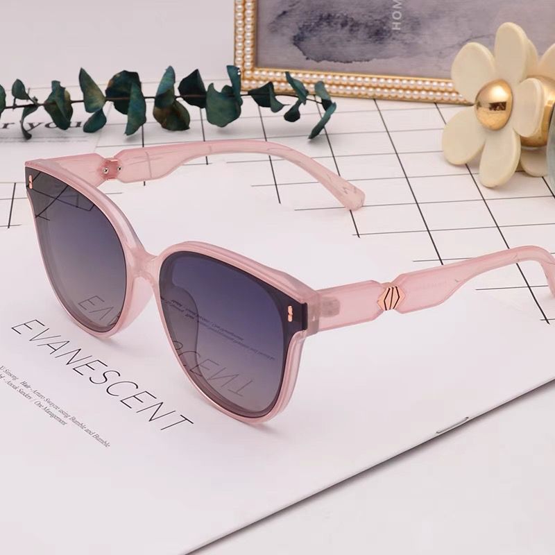 Sunglasses with the Box, S26 34