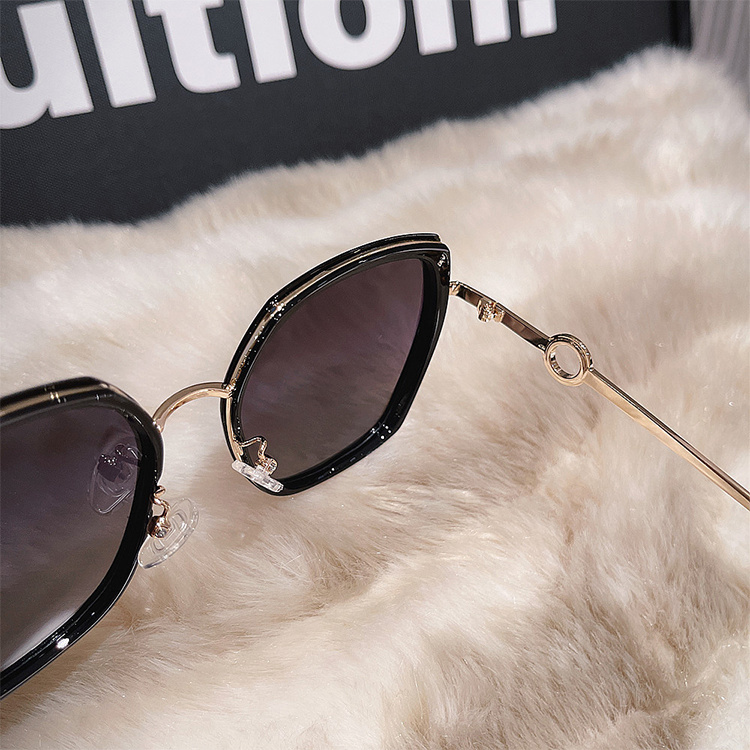 Sunglasses with the Box, S26 24 25 26