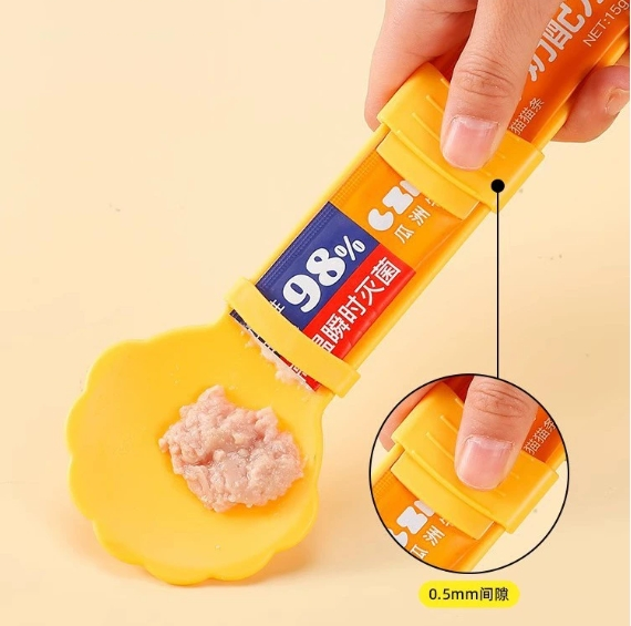 Convenient Pet Food Spoon