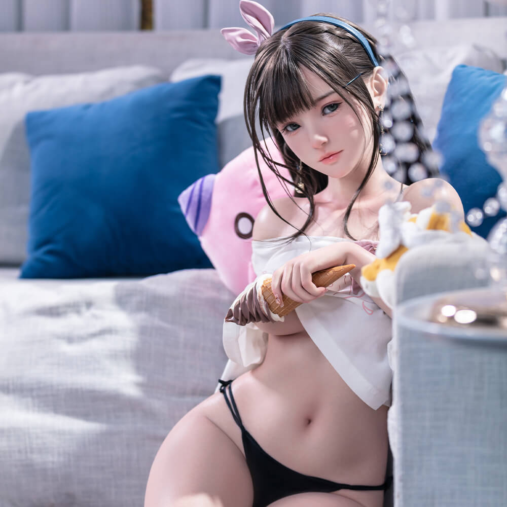 普乳ラブドール