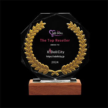 MD Dollからの年間最優秀代理店賞ロゴ。高品質なセックスドールの取り扱いにおける信頼と実績を象徴