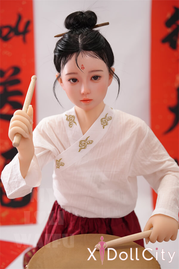 MyLoliWaifu 略称MLW AAカップ ロり系ラブドール Ayaヘッド ドラマー娘 掲載画像はシリコンヘッド+TPE材質ボディー ヘッド材質選択可能 メイク選択可能 成人スタイルラブドール