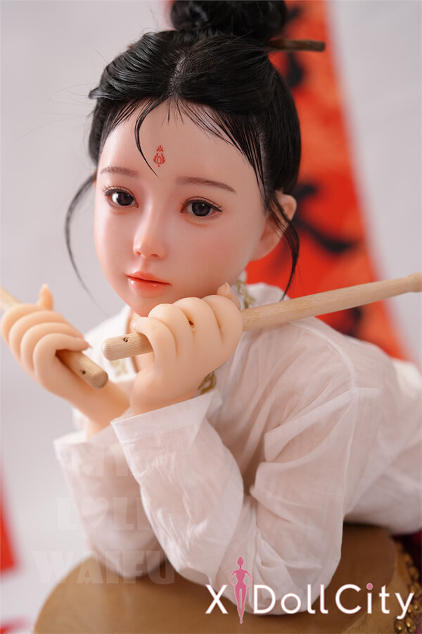 MyLoliWaifu 略称MLW AAカップ ロり系ラブドール Ayaヘッド ドラマー娘 掲載画像はシリコンヘッド+TPE材質ボディー ヘッド材質選択可能 メイク選択可能 成人スタイルラブドール