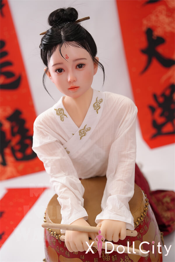 MyLoliWaifu 略称MLW AAカップ ロり系ラブドール Ayaヘッド ドラマー娘 掲載画像はシリコンヘッド+TPE材質ボディー ヘッド材質選択可能 メイク選択可能 成人スタイルラブドール