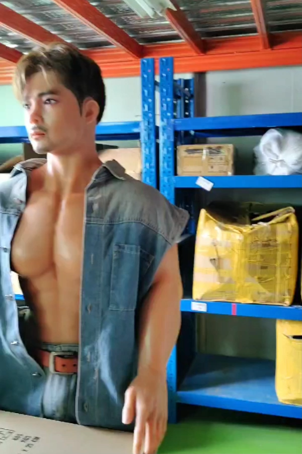 Qita Doll 元（yuan）170cm 47.5kg  ヒゲのある男性  フルシリコン製 頭部一体型ラブドール