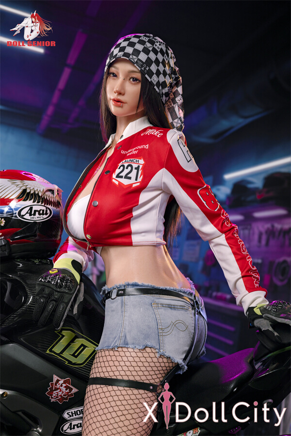 Doll Senior 170cm Gカップ 舞雪(Wuxue)掲載画像はフルシリコン製ラブドール バイク美人