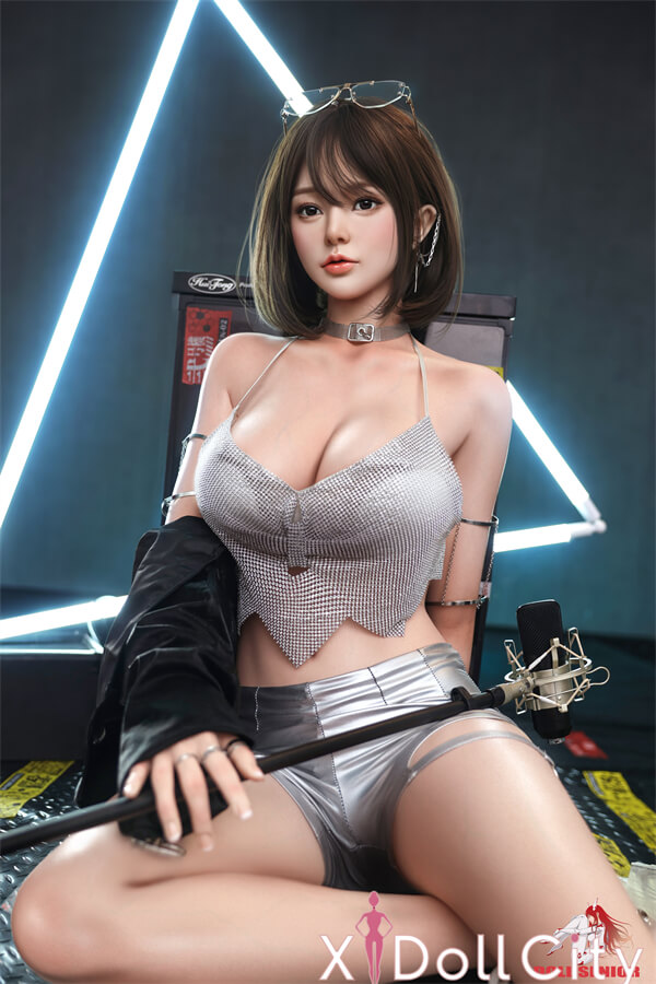 Doll Senior 163cm Eカップ 歌姬(Geji)巨乳 軟質シリコンヘッド 口開閉機能付き TPE材質ボディー 材質選択可能 掲載画像はフルシリコン製ラブドール