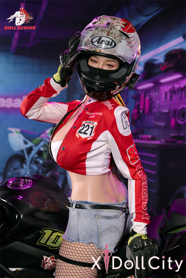 Doll Senior 170cm Gカップ 舞雪(Wuxue)掲載画像はフルシリコン製ラブドール バイク美人