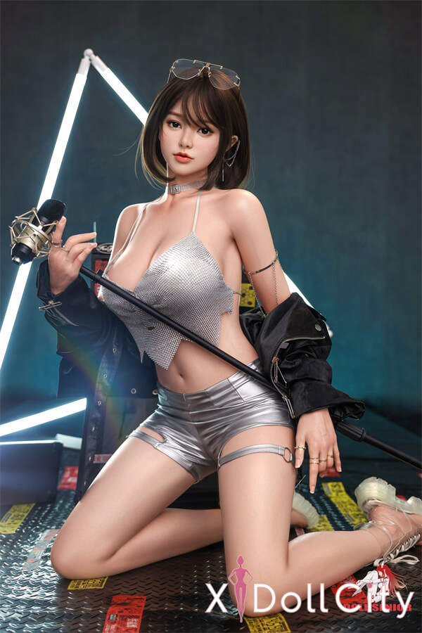 Doll Senior 163cm Eカップ 歌姬(Geji)巨乳 軟質シリコンヘッド 口開閉機能付き TPE材質ボディー 材質選択可能 掲載画像はフルシリコン製ラブドール