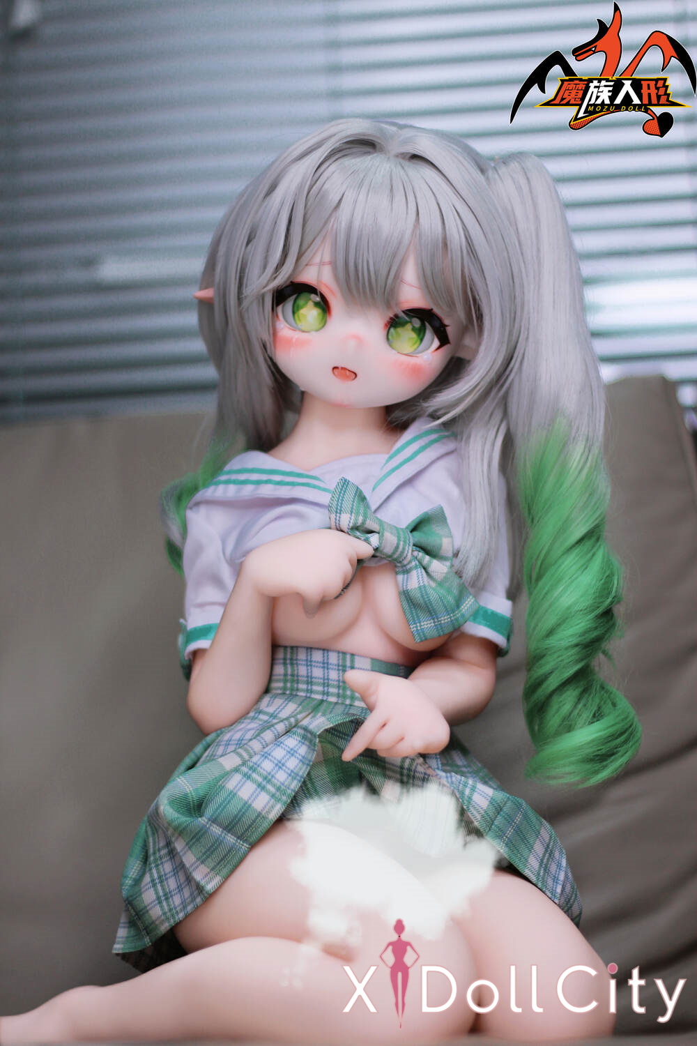 MOZU Doll 小草 成人スタイルラブドール 制服 ビニールヘッド＋TPEボディ ラブドール貧乳