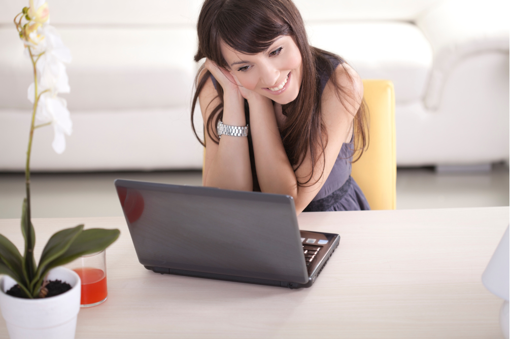 オンライン恋愛（おんらいんれんあい）とは