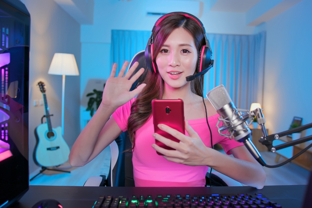 配信（はいしん）とは