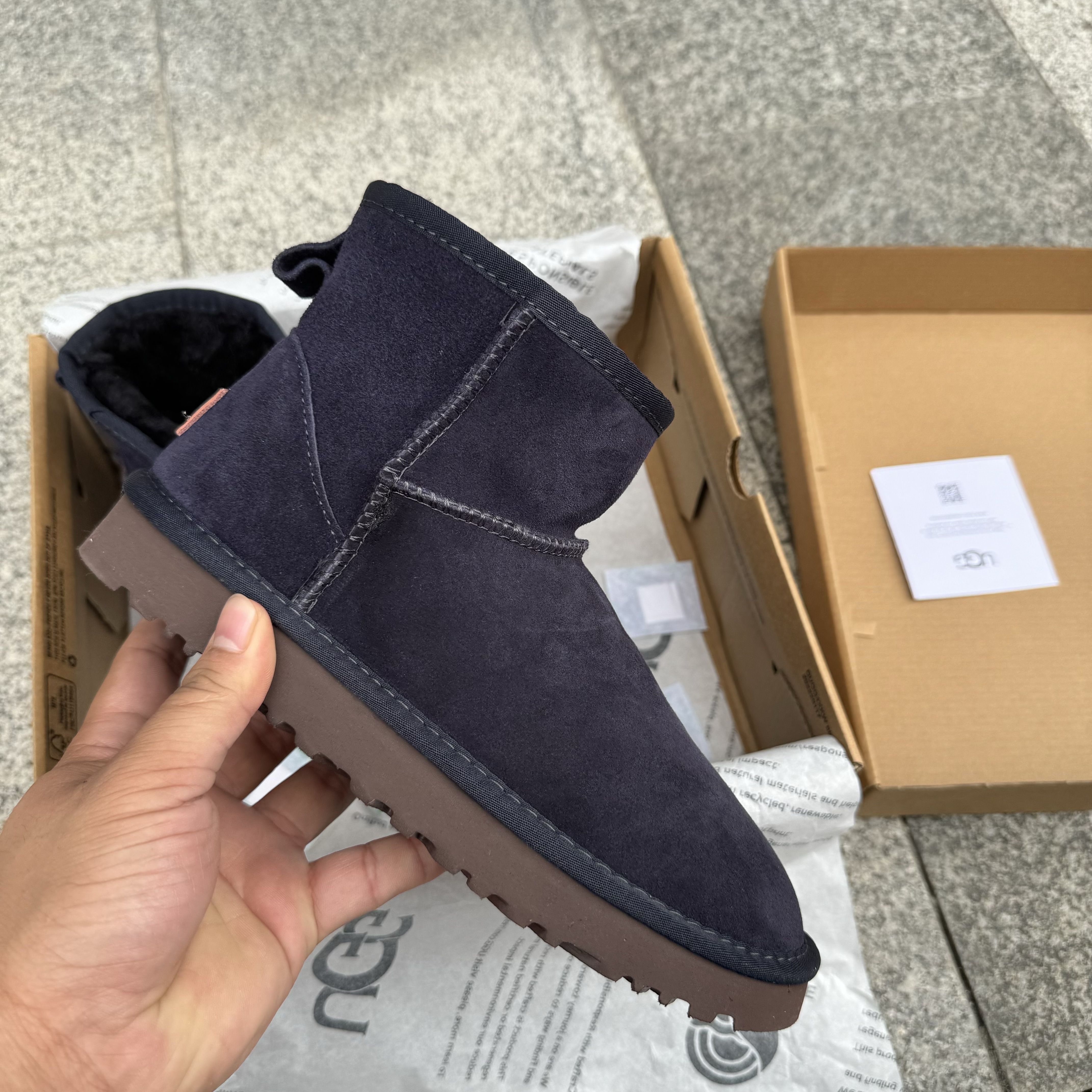 UGG Classic Mini II