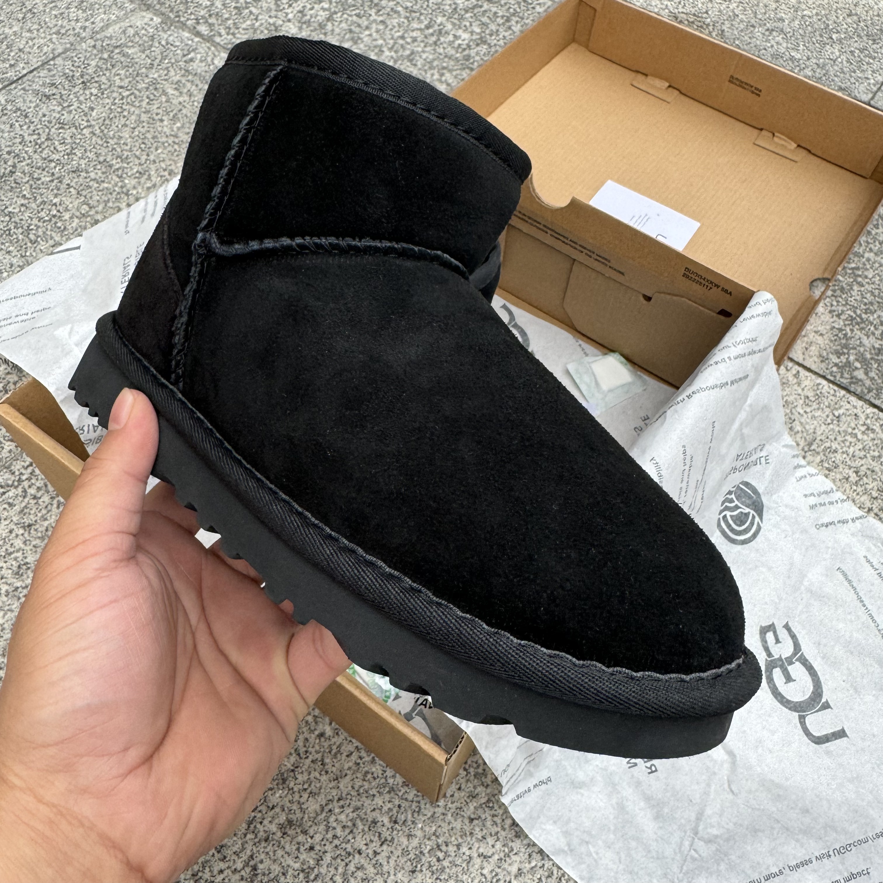 UGG Classic Mini II