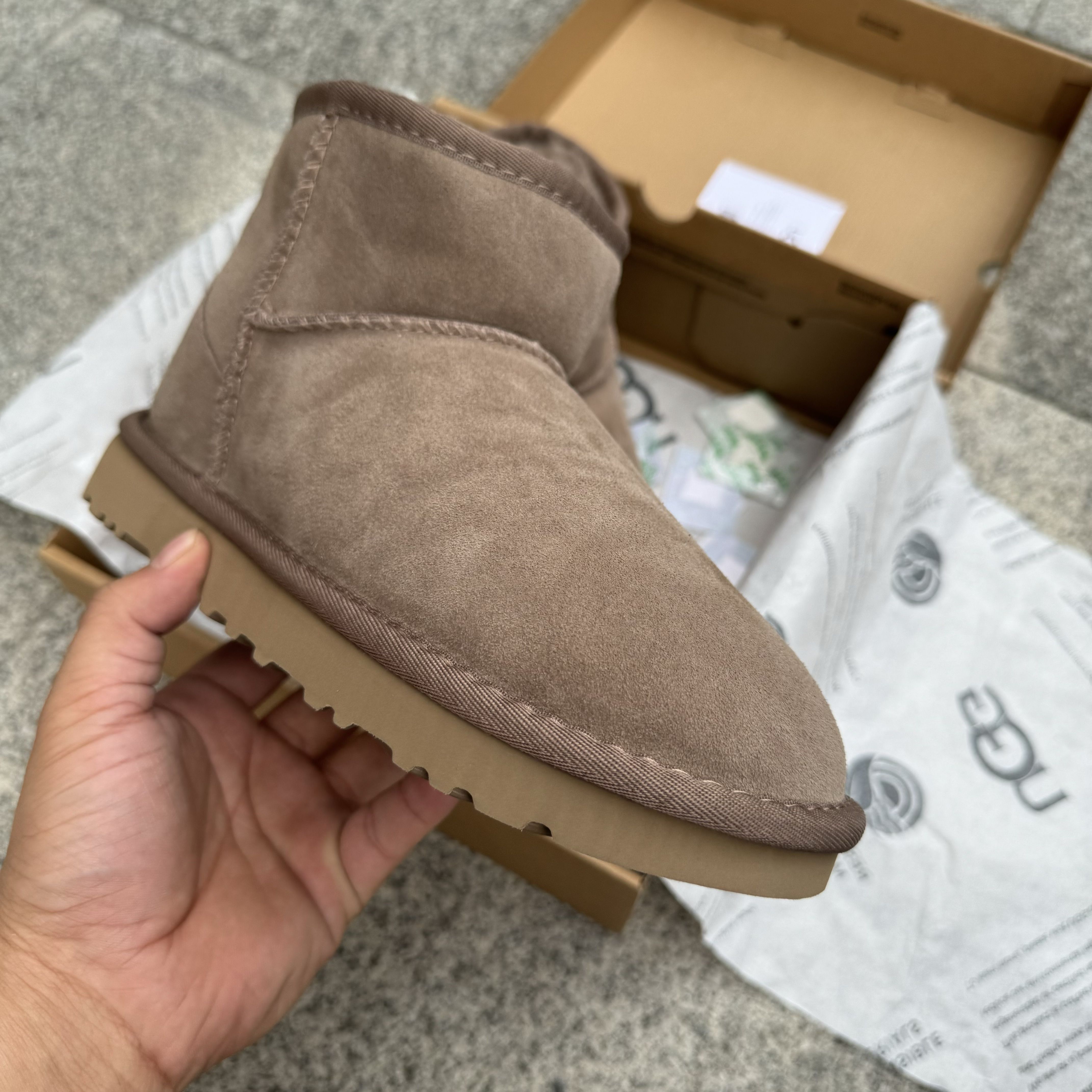 UGG Classic Mini II