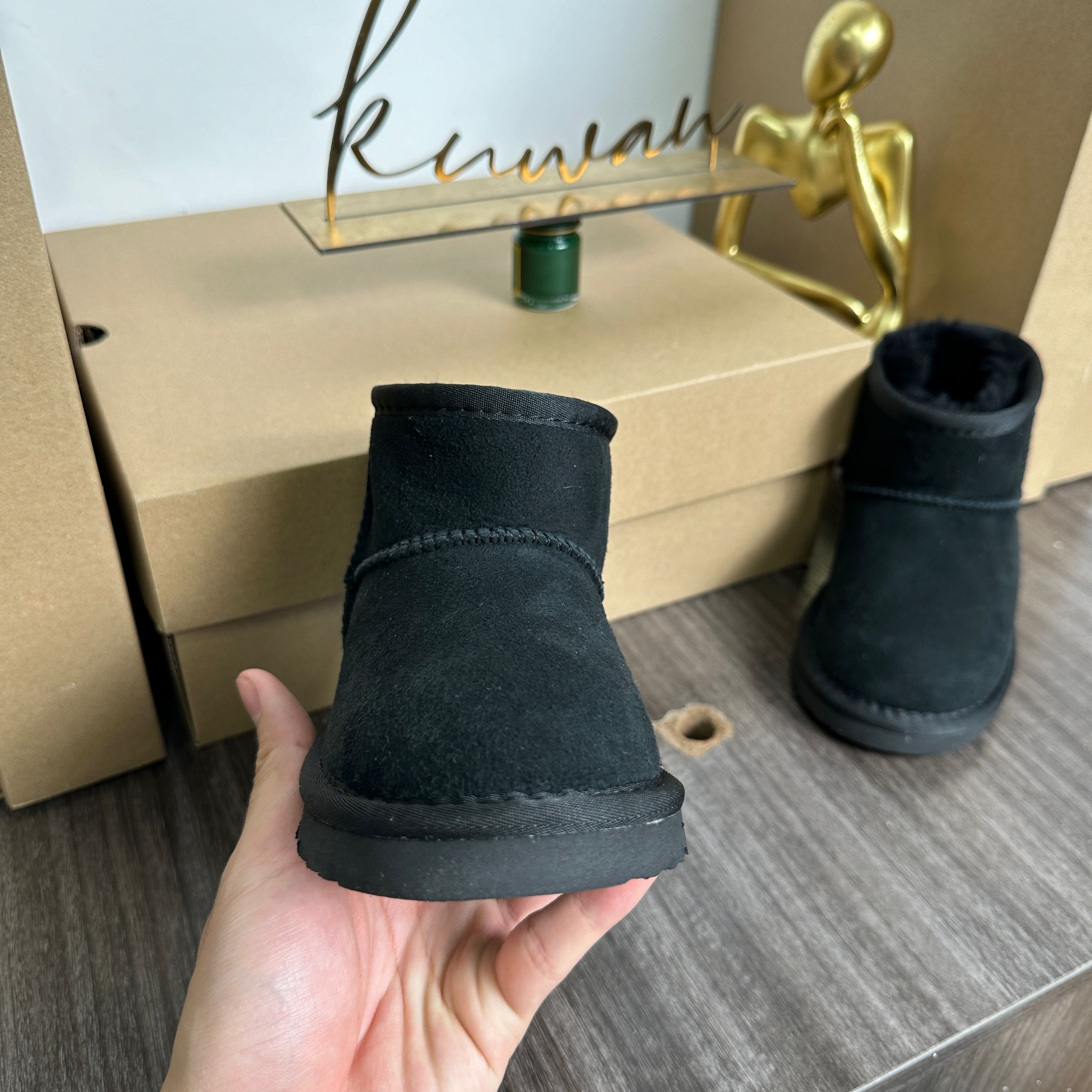 UGG Classic Ultra Mini Boot