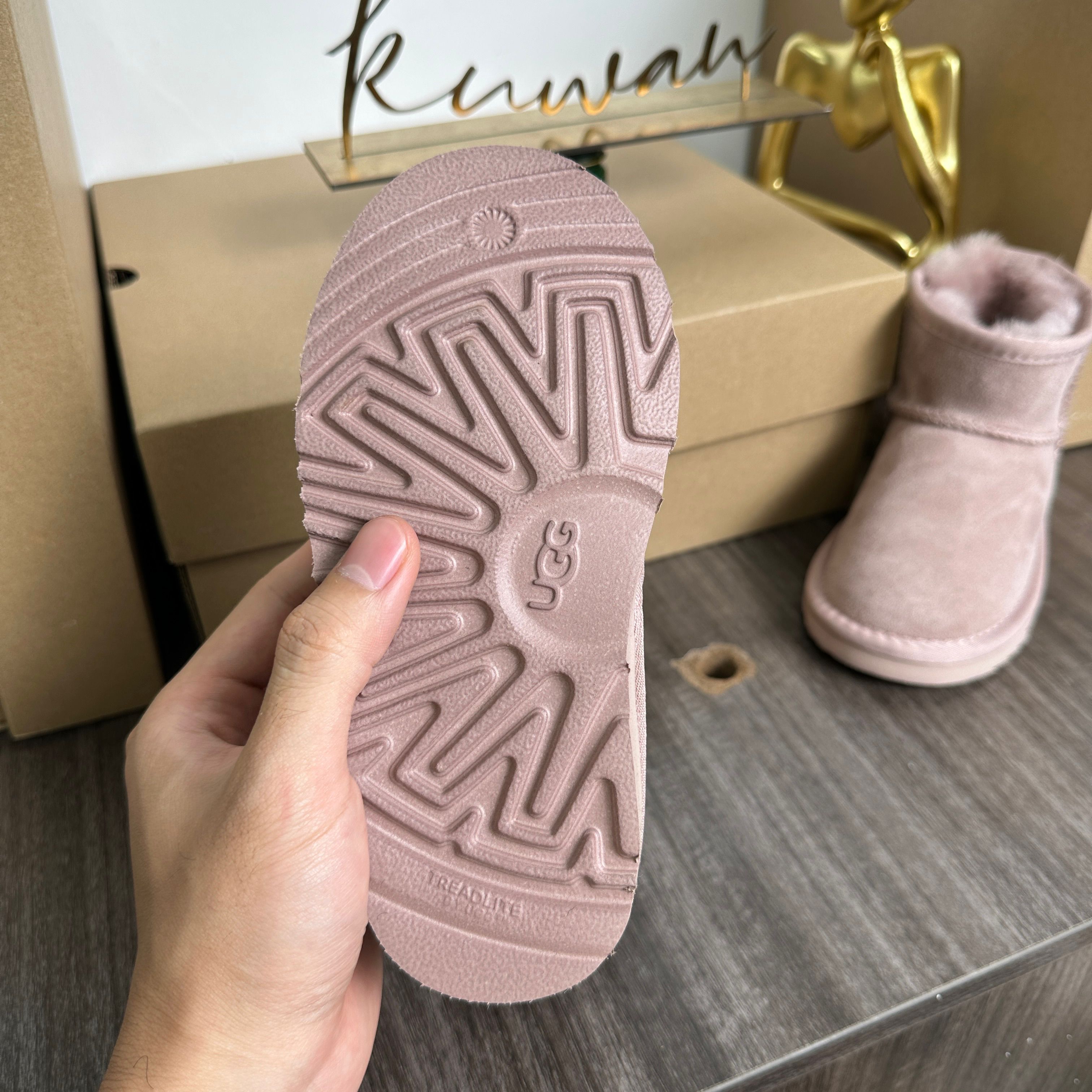 UGG Classic Ultra Mini Boot