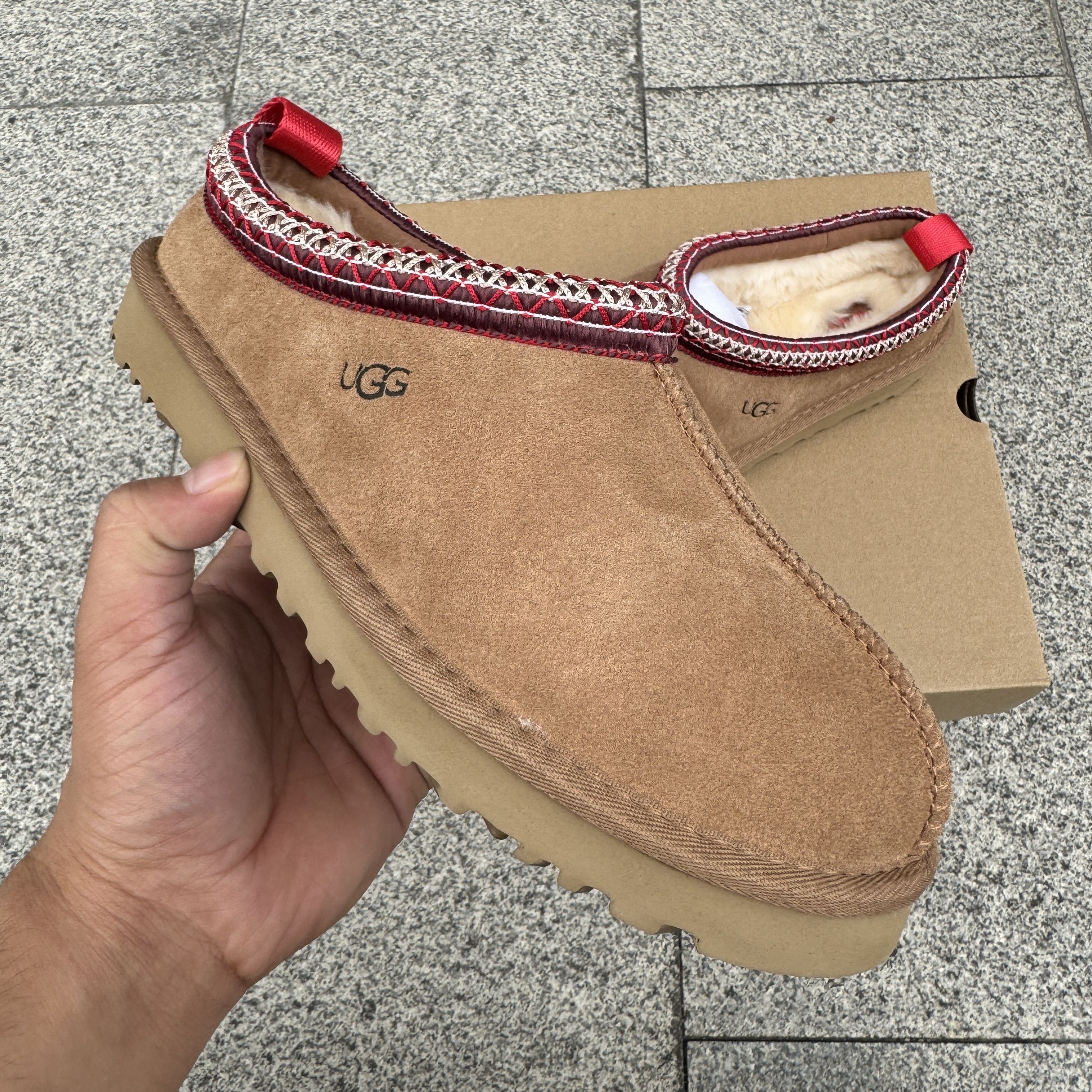 UGG Tasman