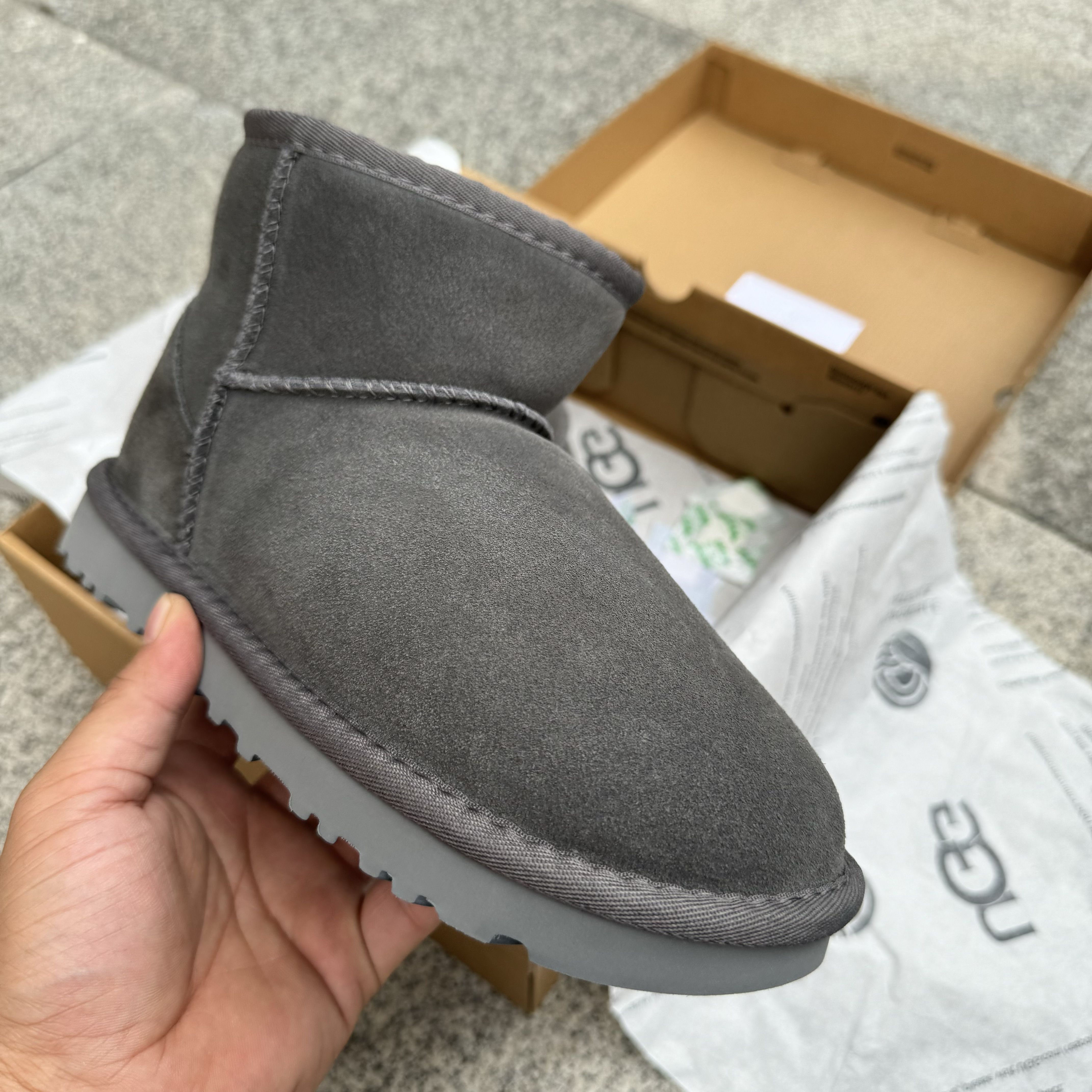 UGG Classic Mini II