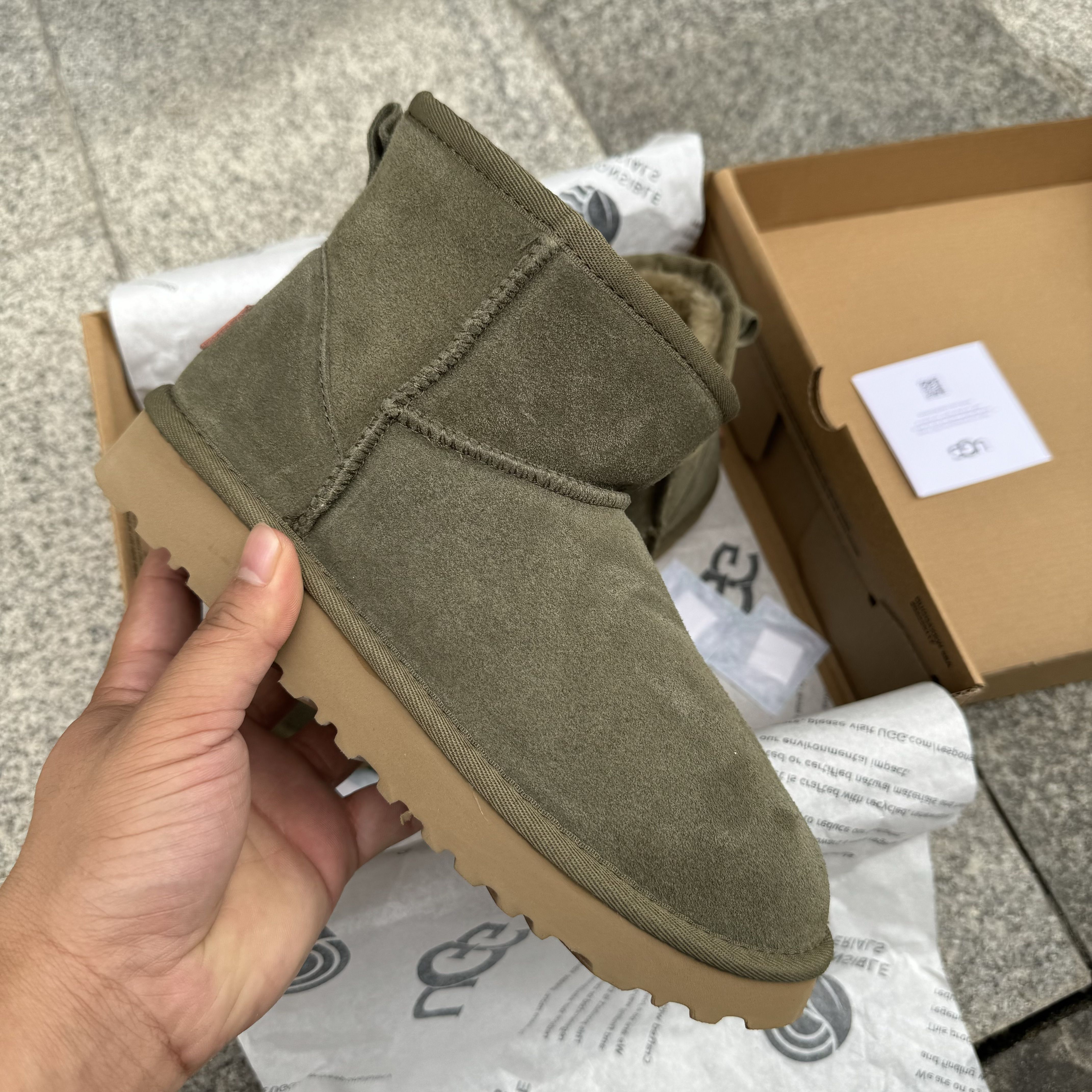 UGG Classic Mini II