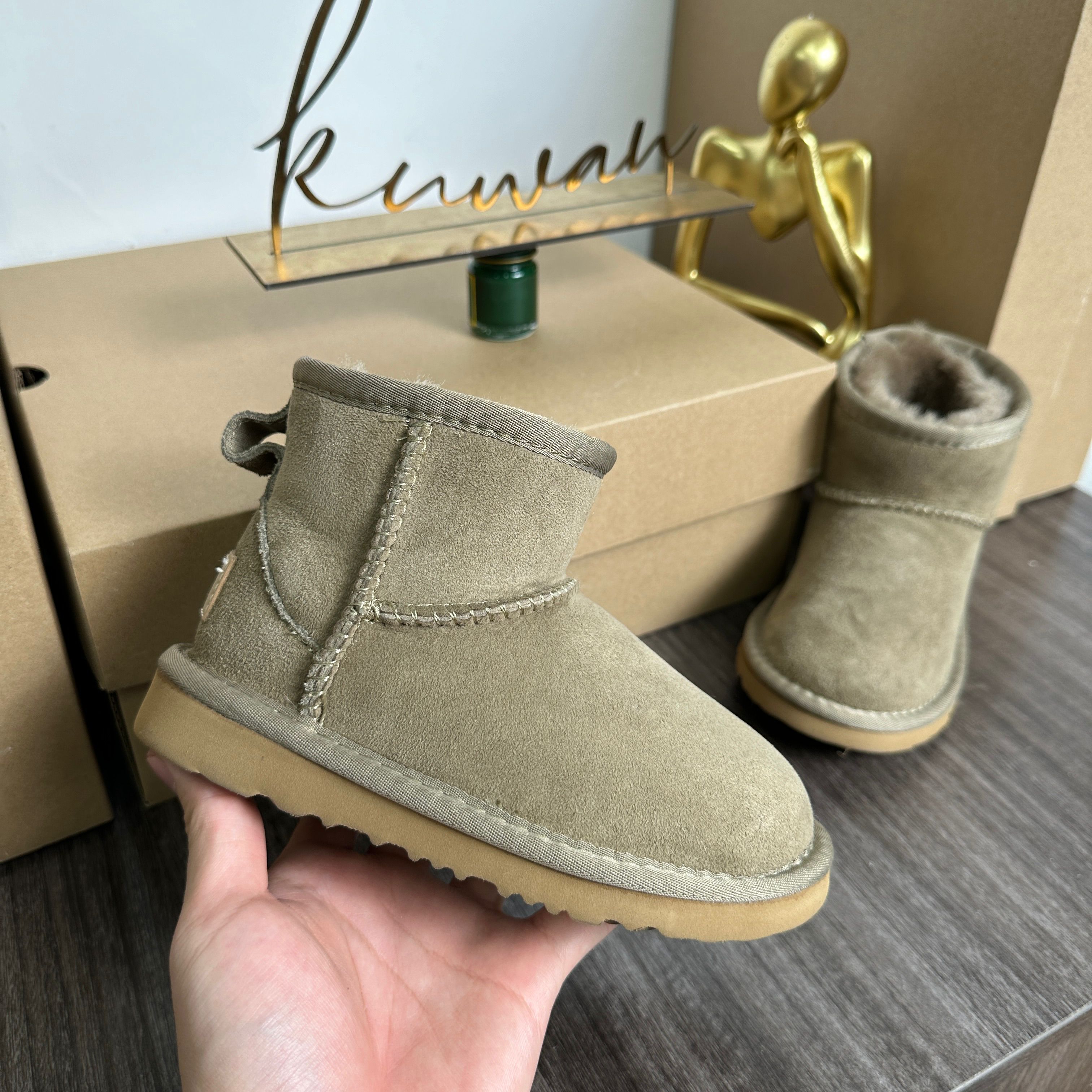 UGG Classic Ultra Mini Boot