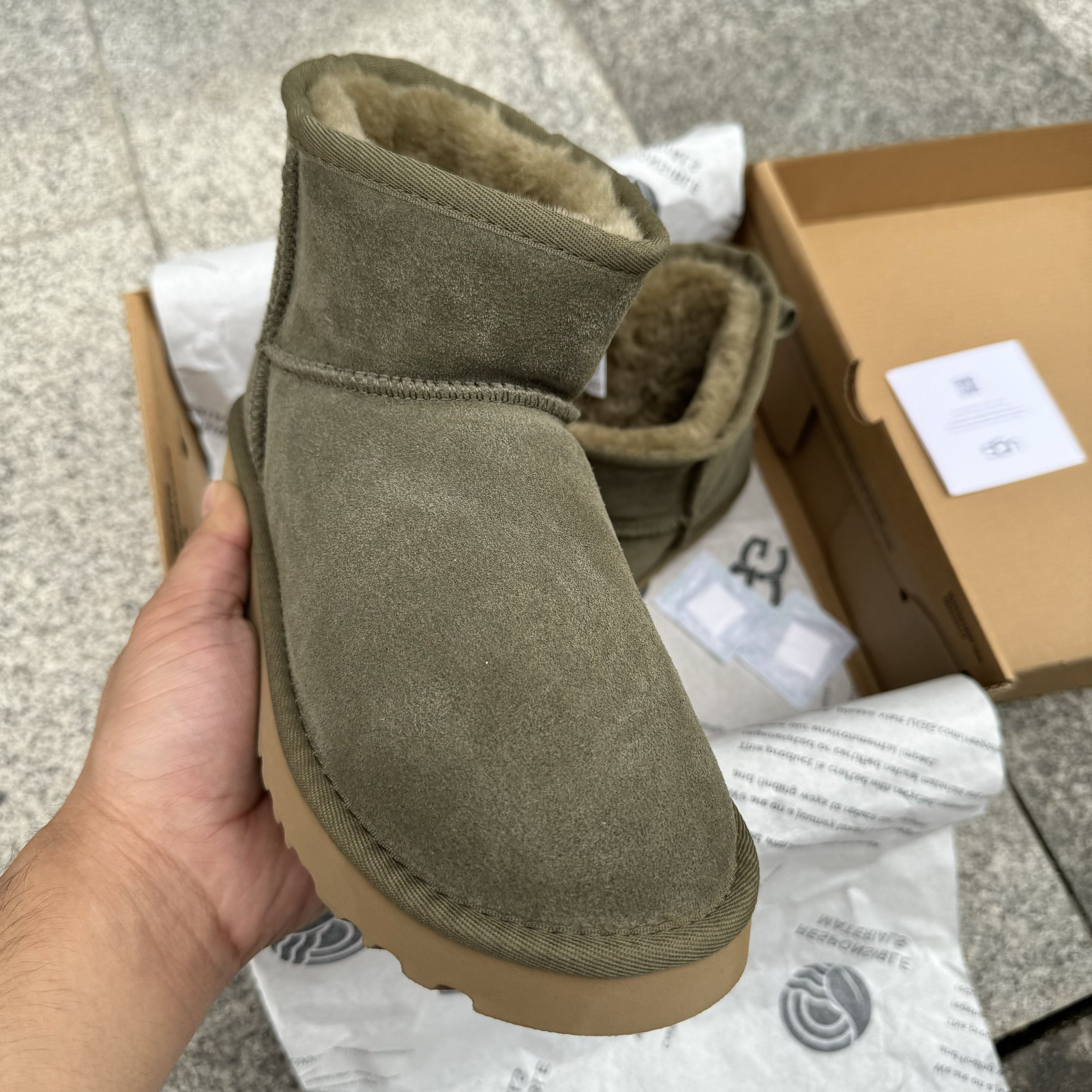 UGG Classic Mini II
