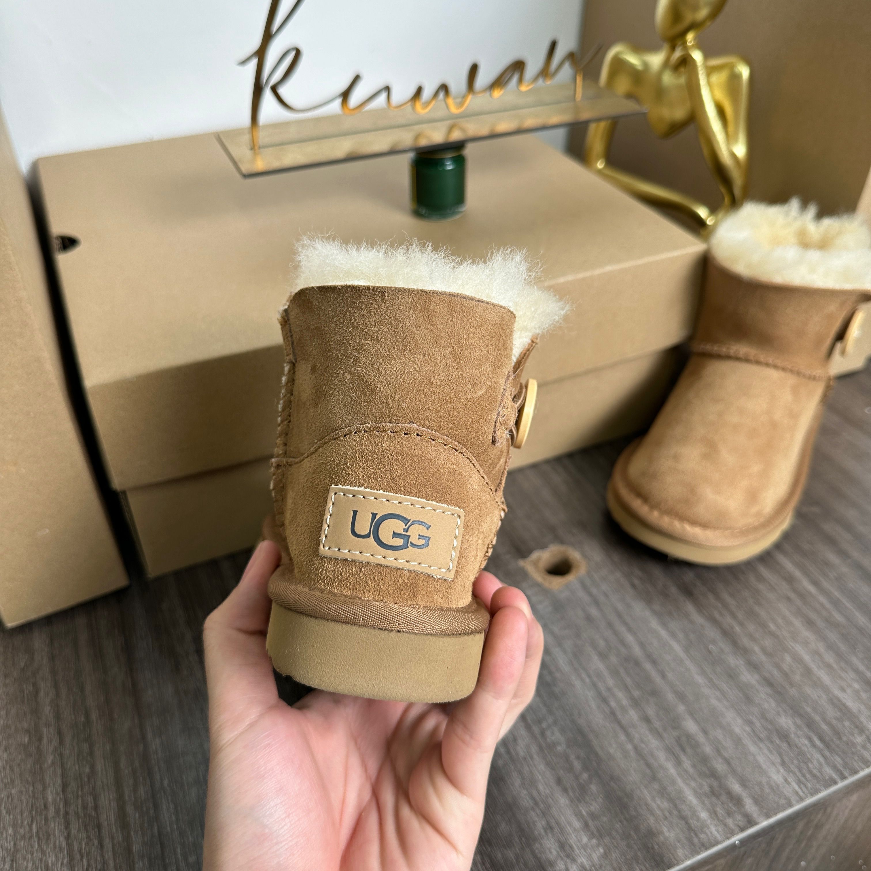 UGG Classic Ultra Mini Boot