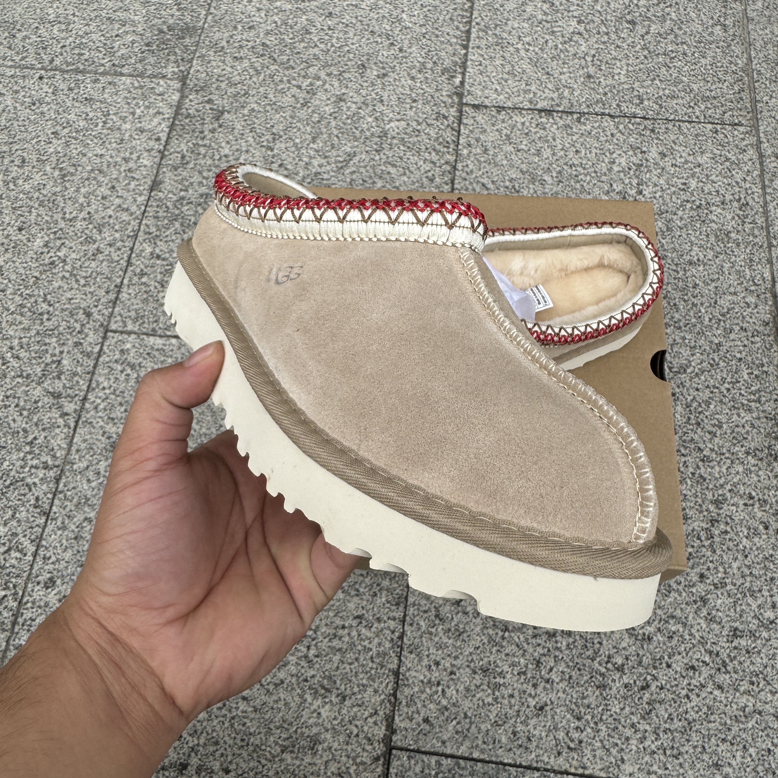 UGG Tasman