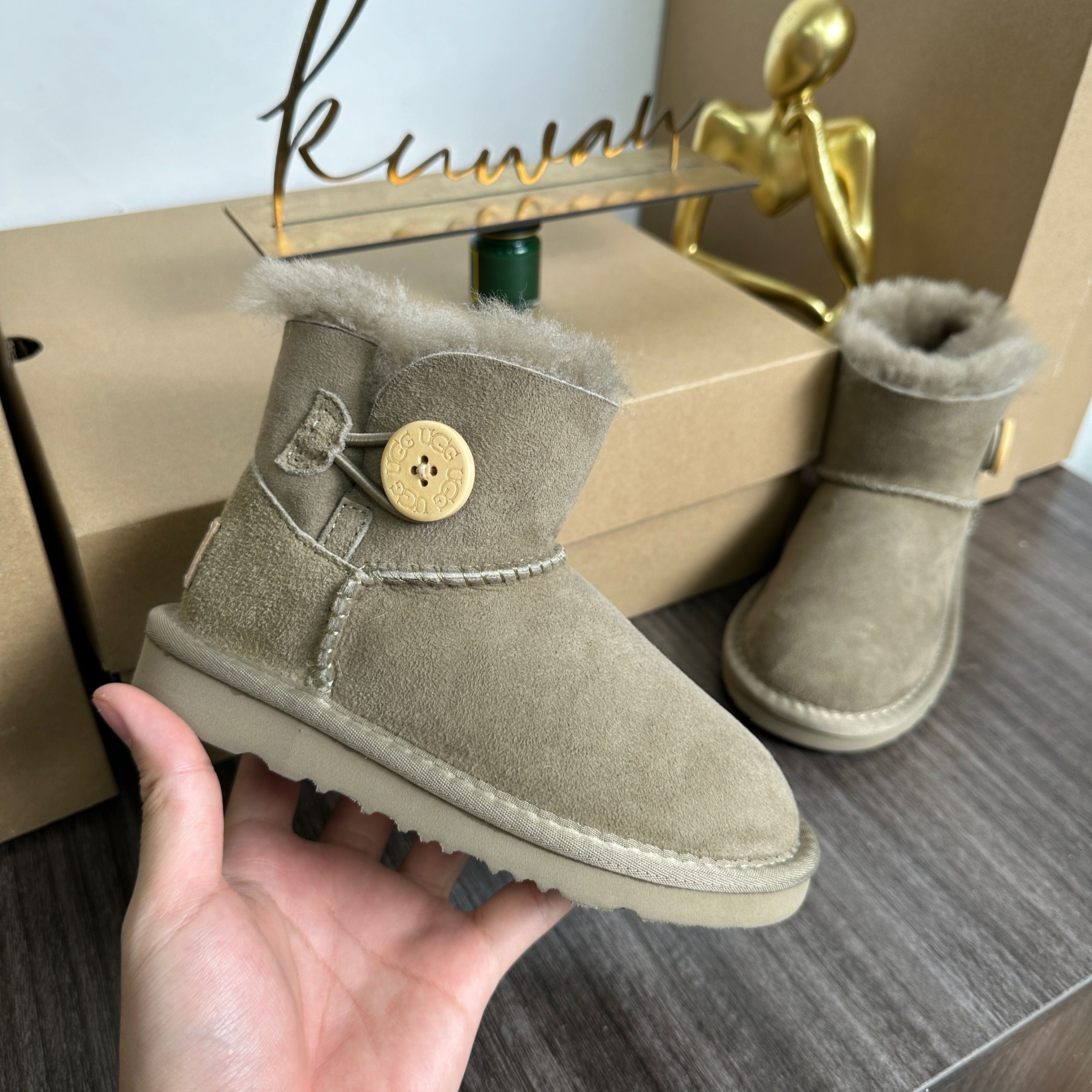 UGG Kids Classic Ultra Mini Boot