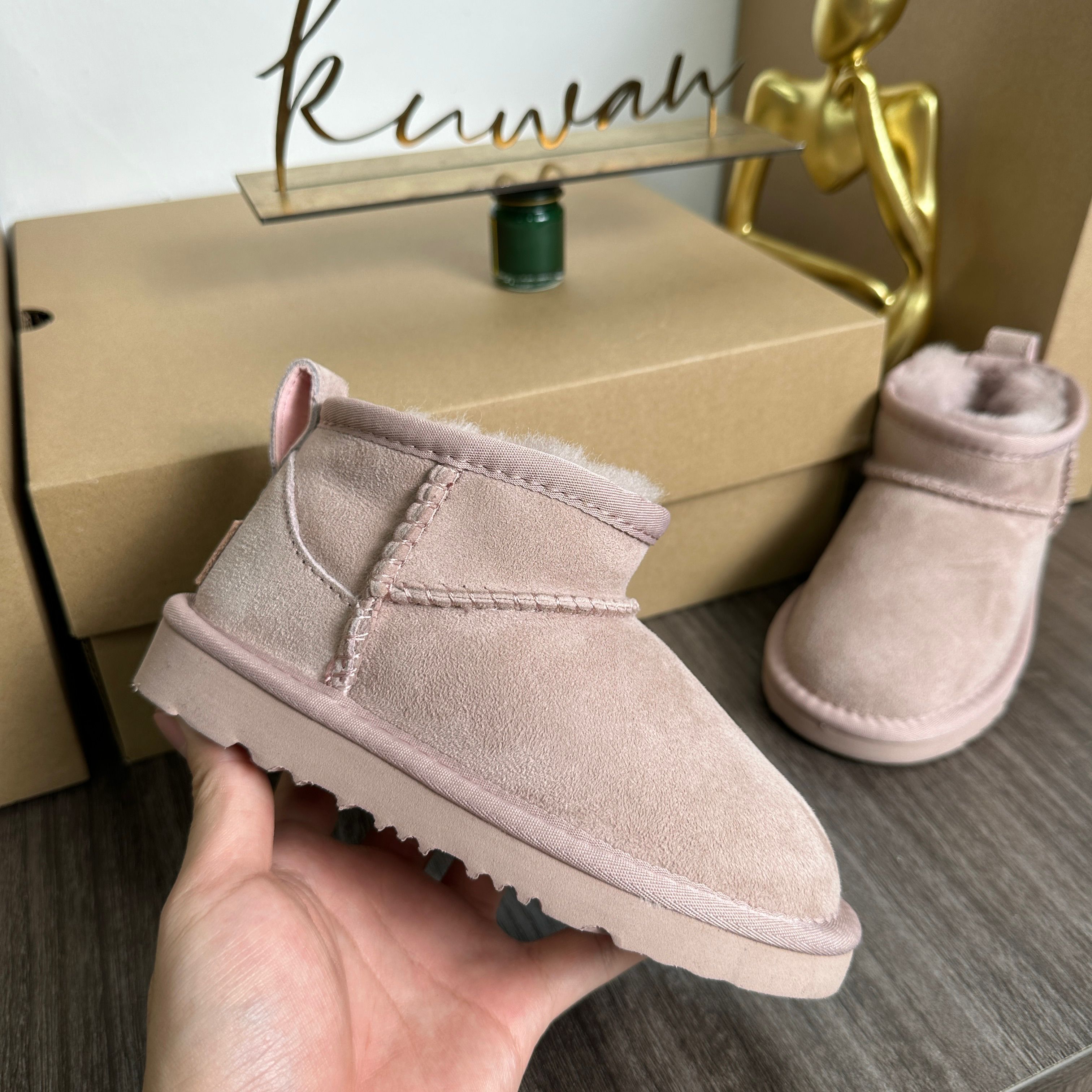 UGG Classic Ultra Mini Boot