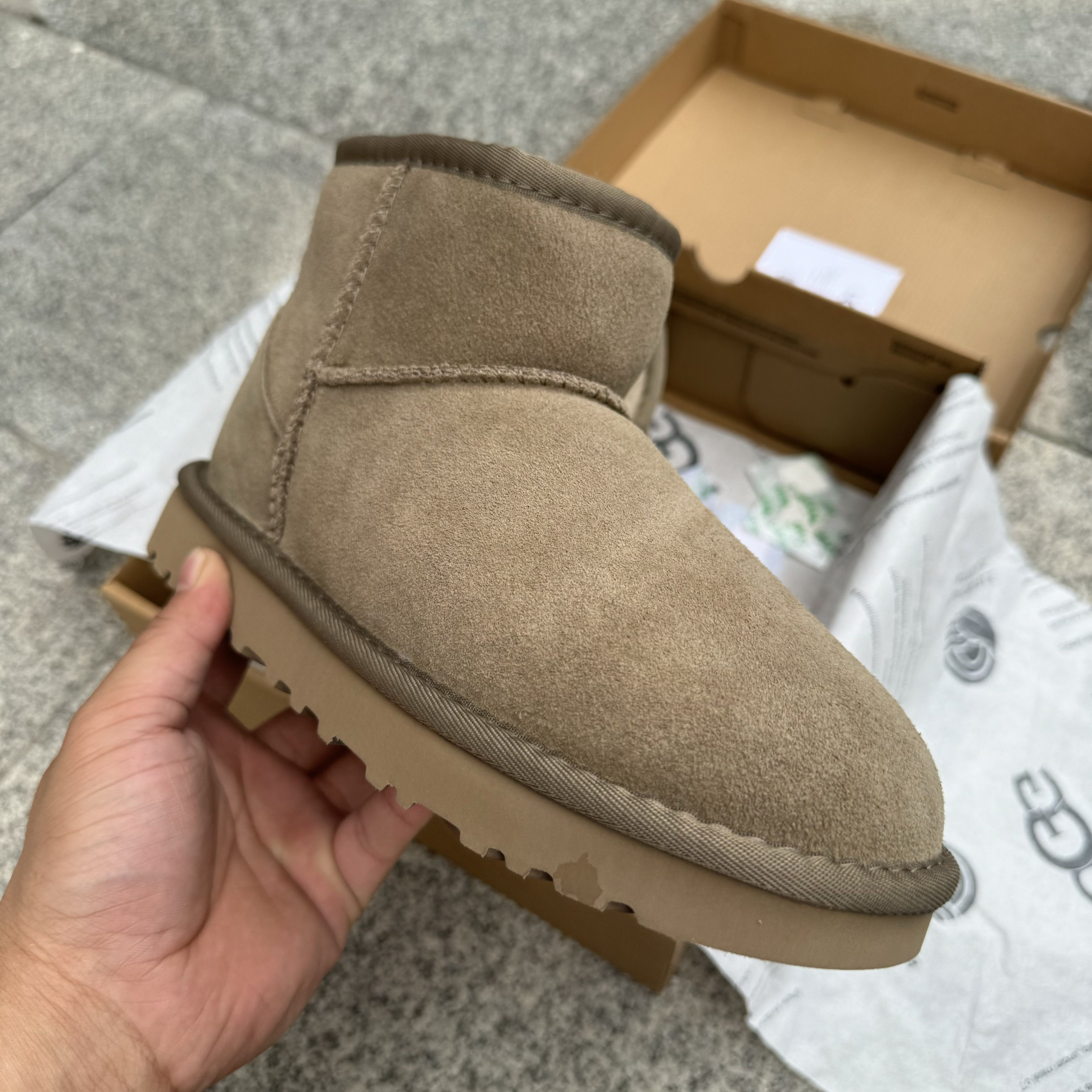 UGG Classic Mini II