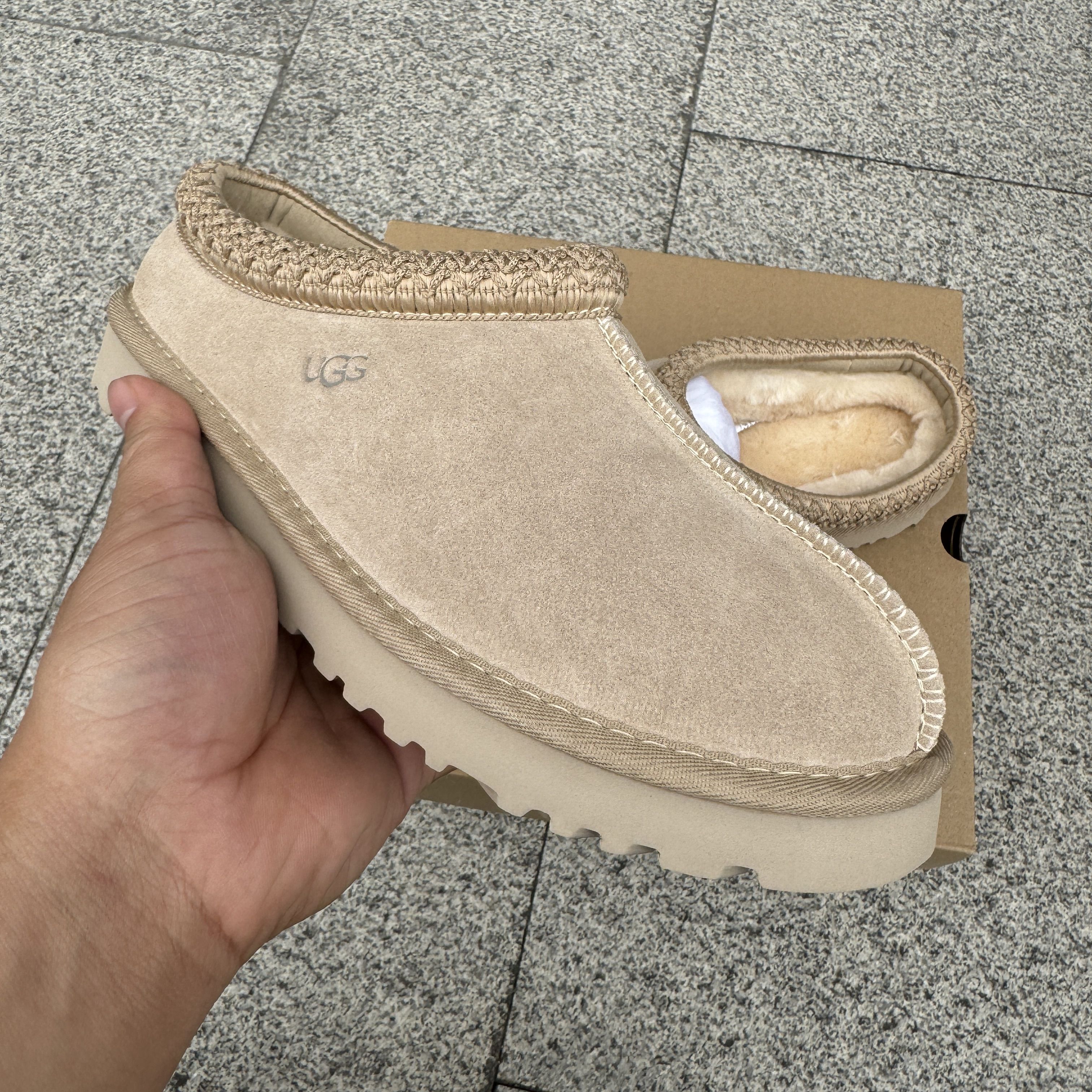 UGG Tasman