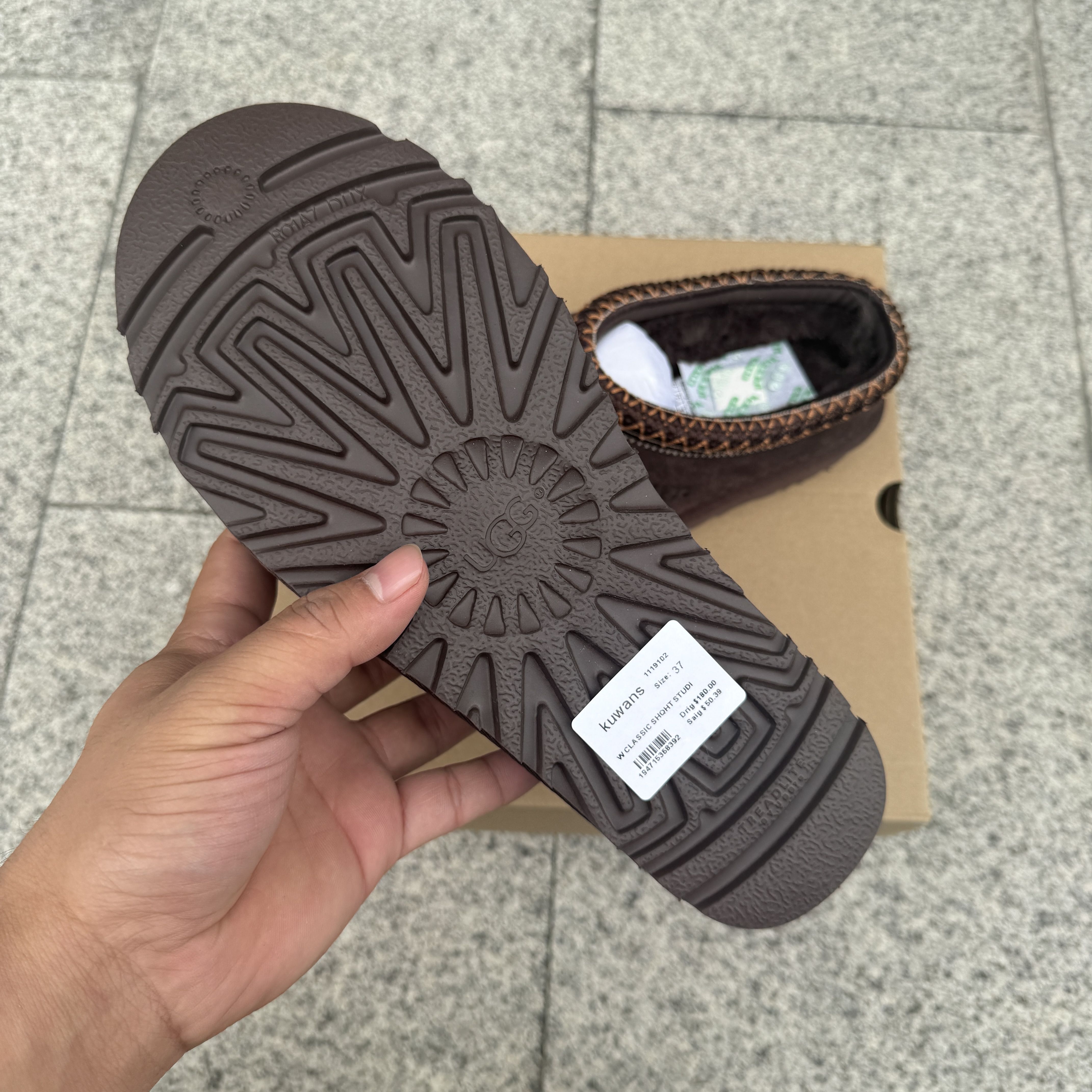 UGG Tasman