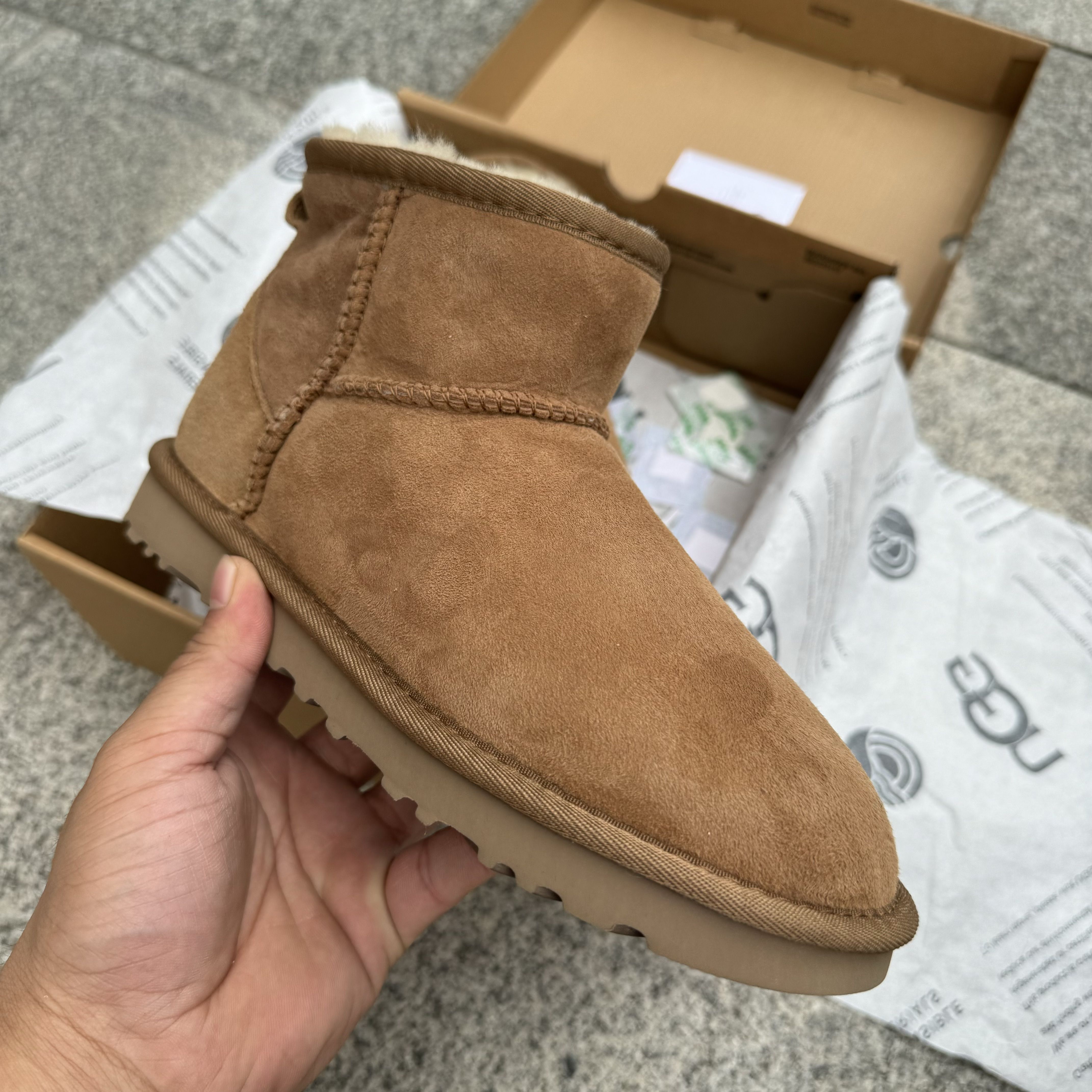 UGG Classic Mini II